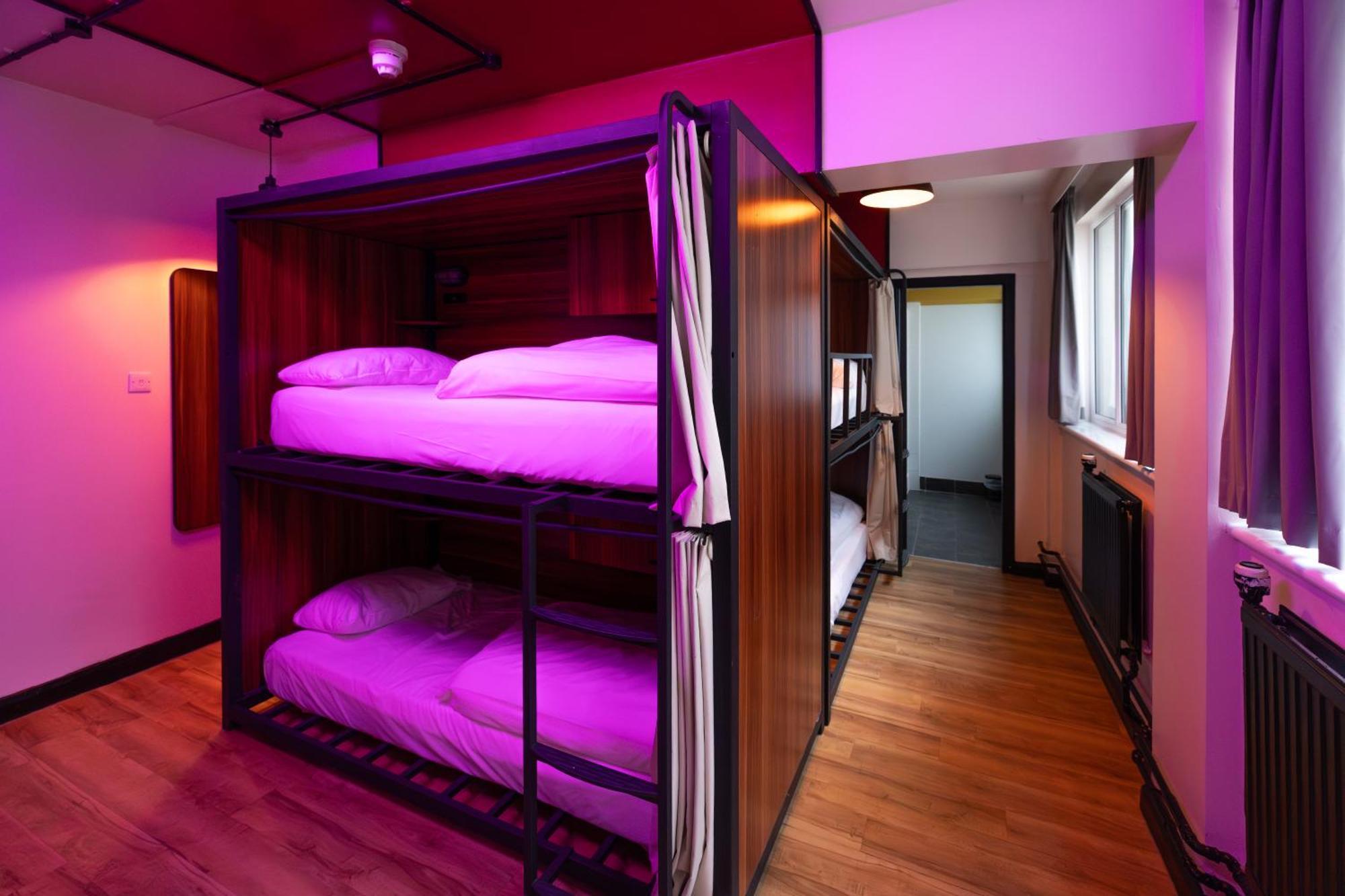 Bed in een Slaapzaal met 8 Bedden