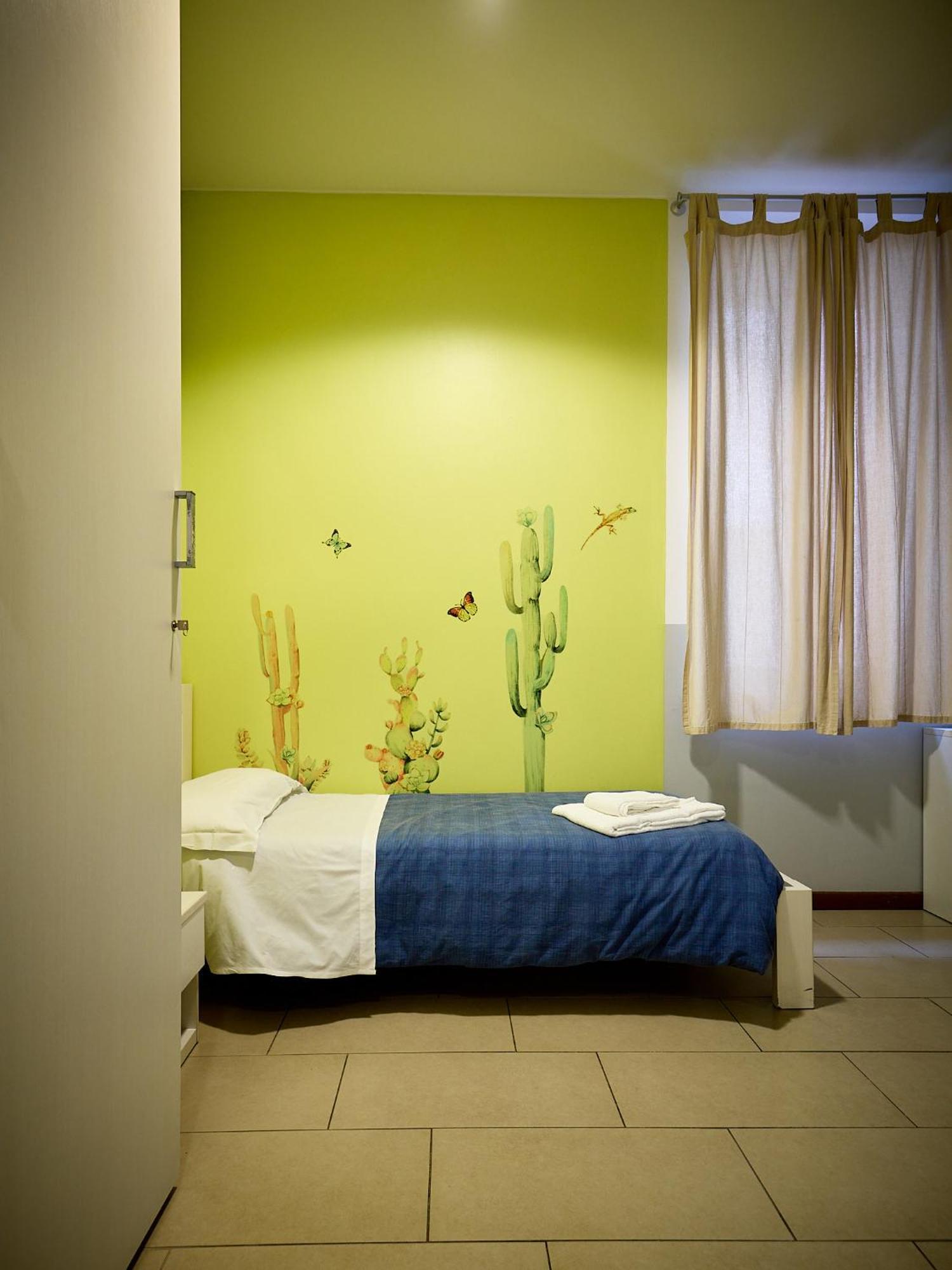 Single Room Private Bathroom