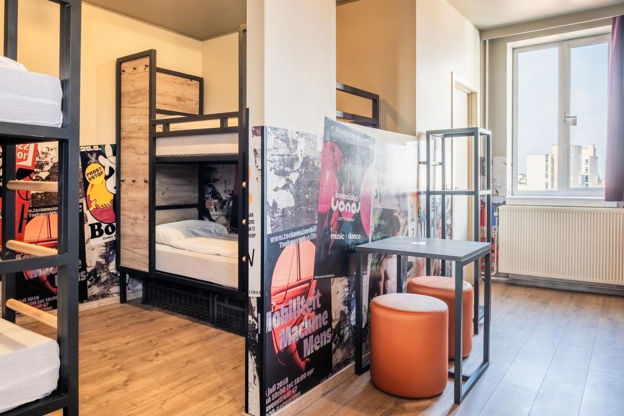 Bed 8-Bed Dormitory Room