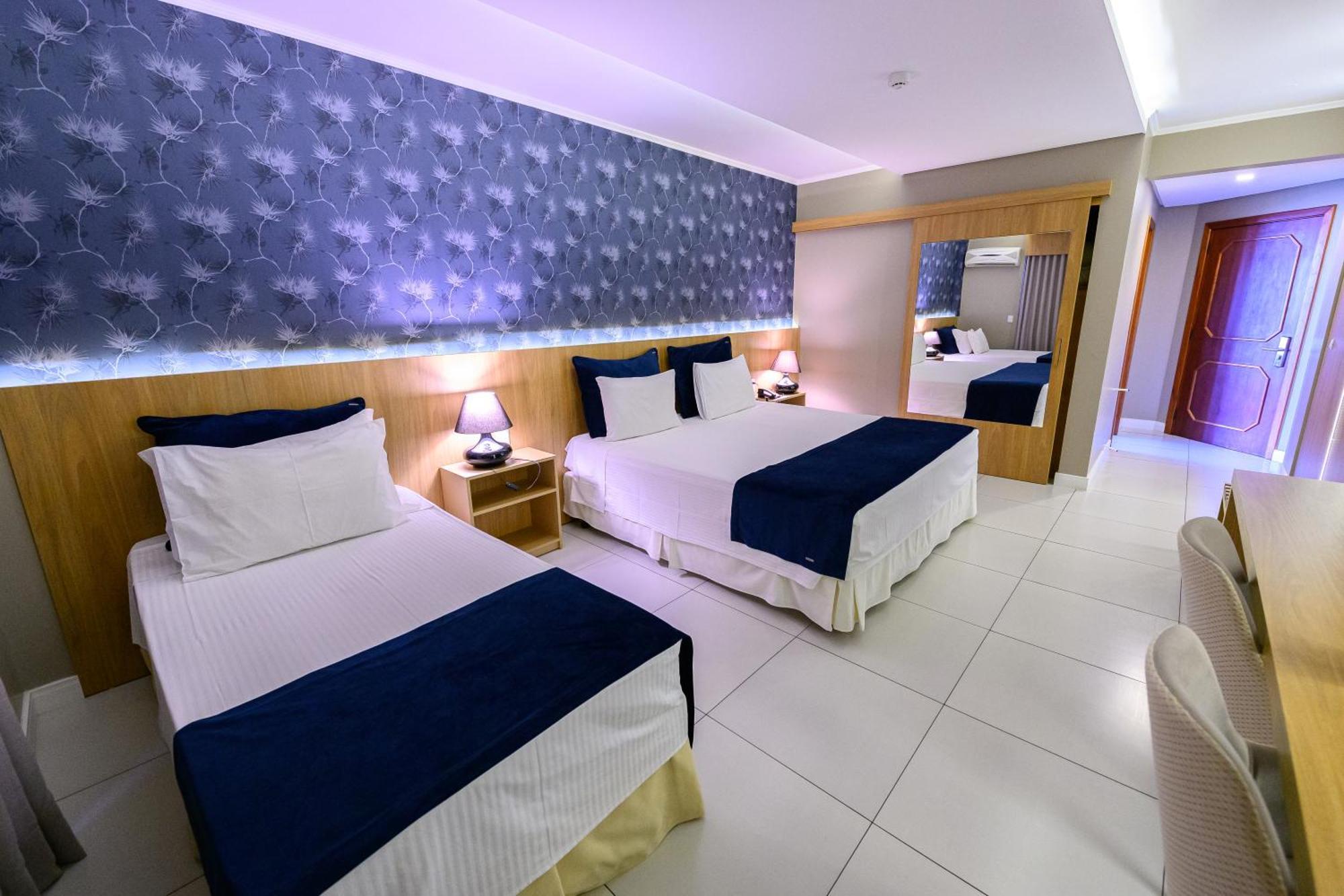 Quarto Luxo com 2 Camas de Solteiro
