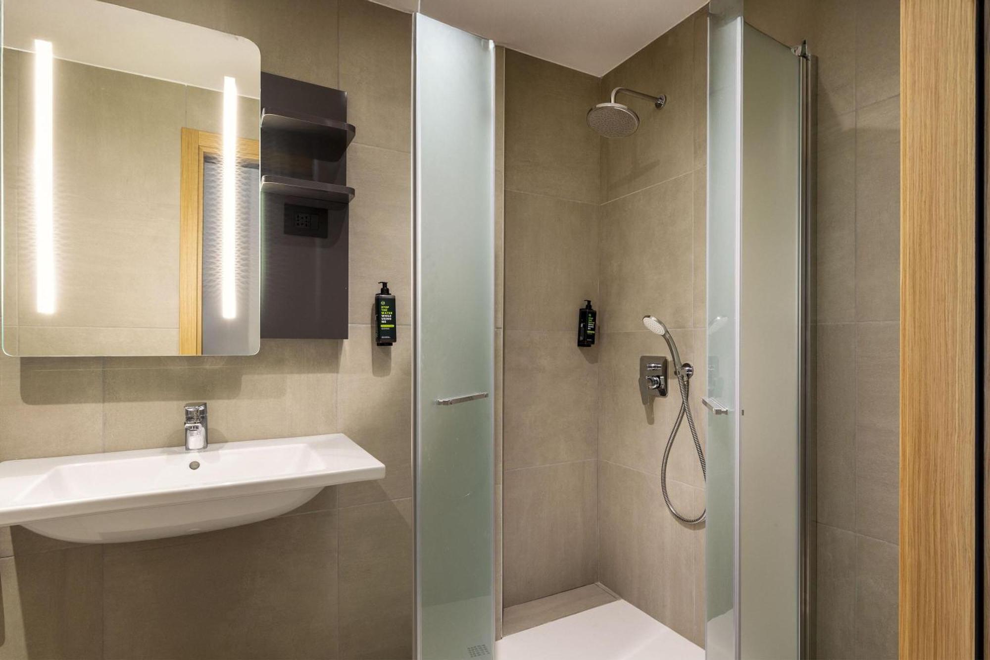 Standard Double Room,1743946715:JPEG