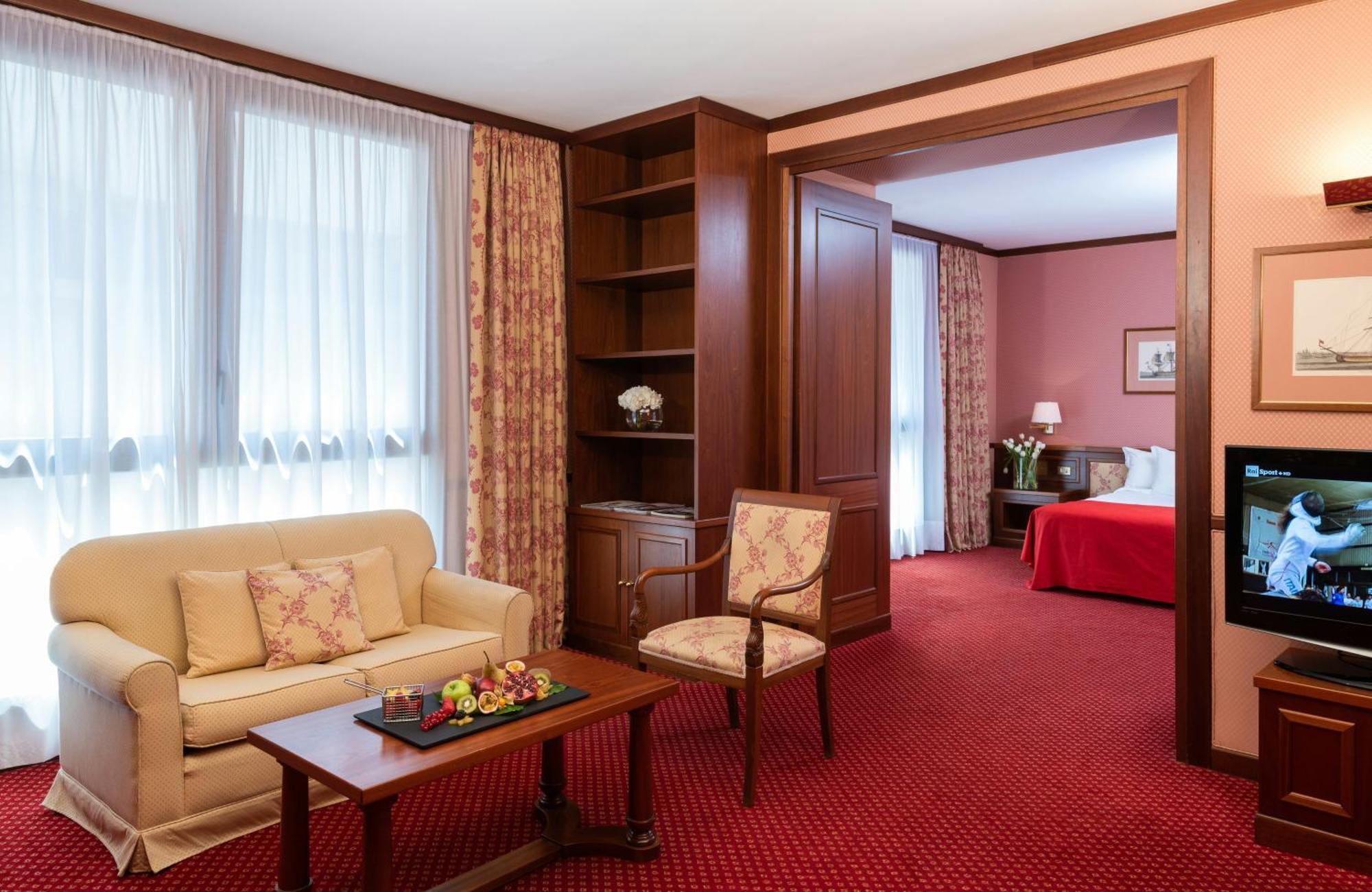 One-Bedroom King Suite