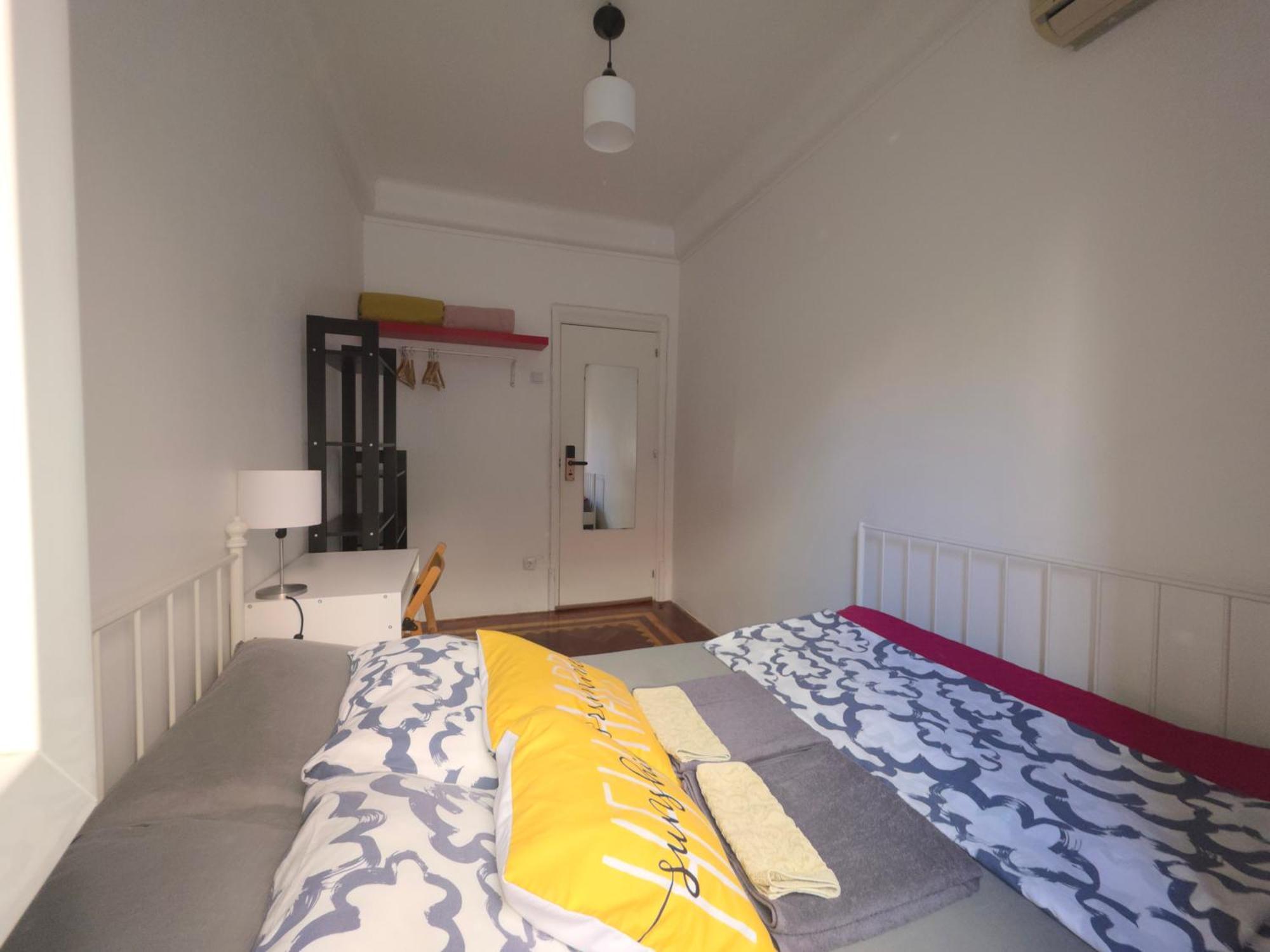 Quarto Duplo Standard com Casa de Banho Partilhada