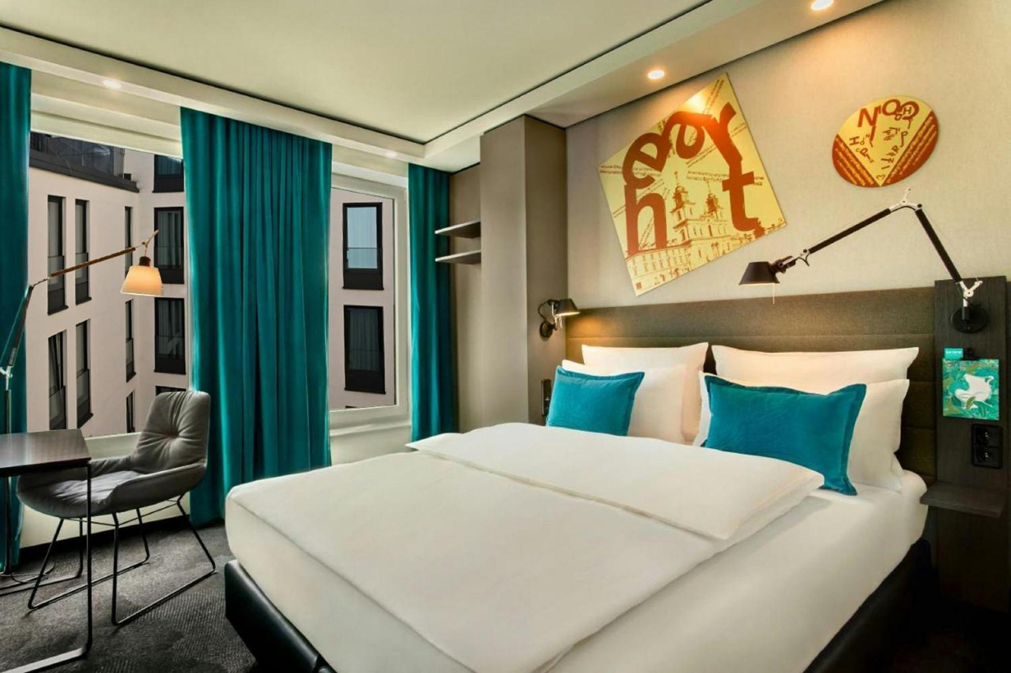Standard Room,1747081784:JPEG