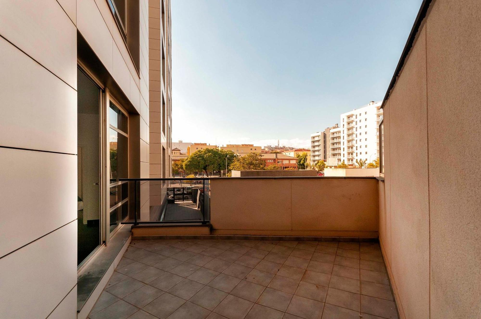 Apartamento de 1 dormitorio con balcón