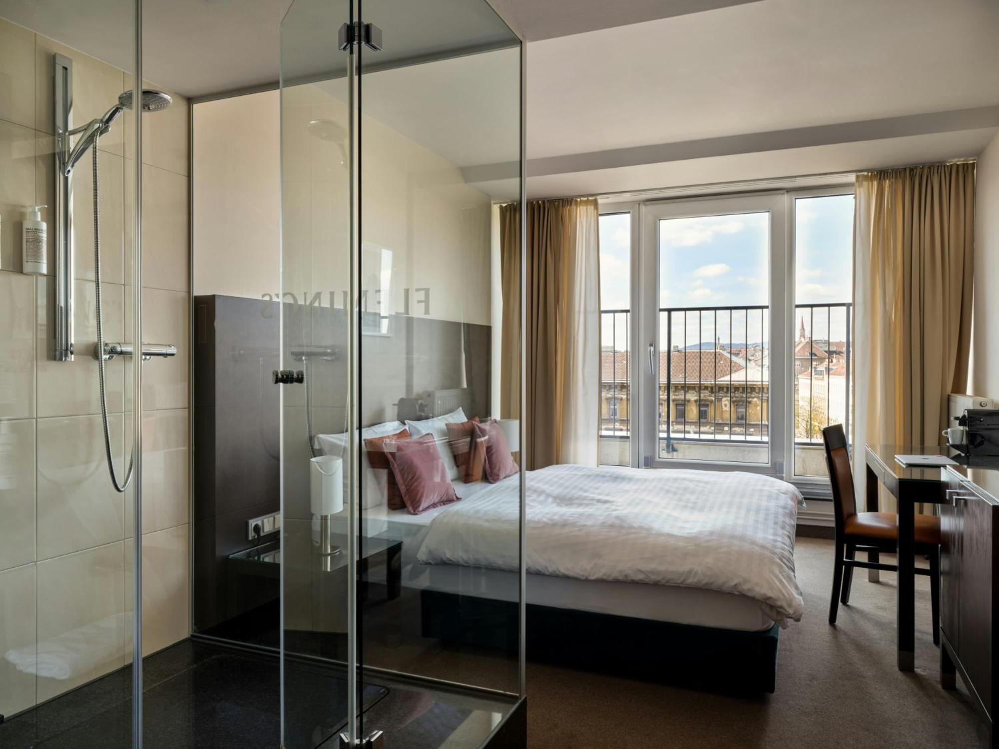 Quarto Duplo