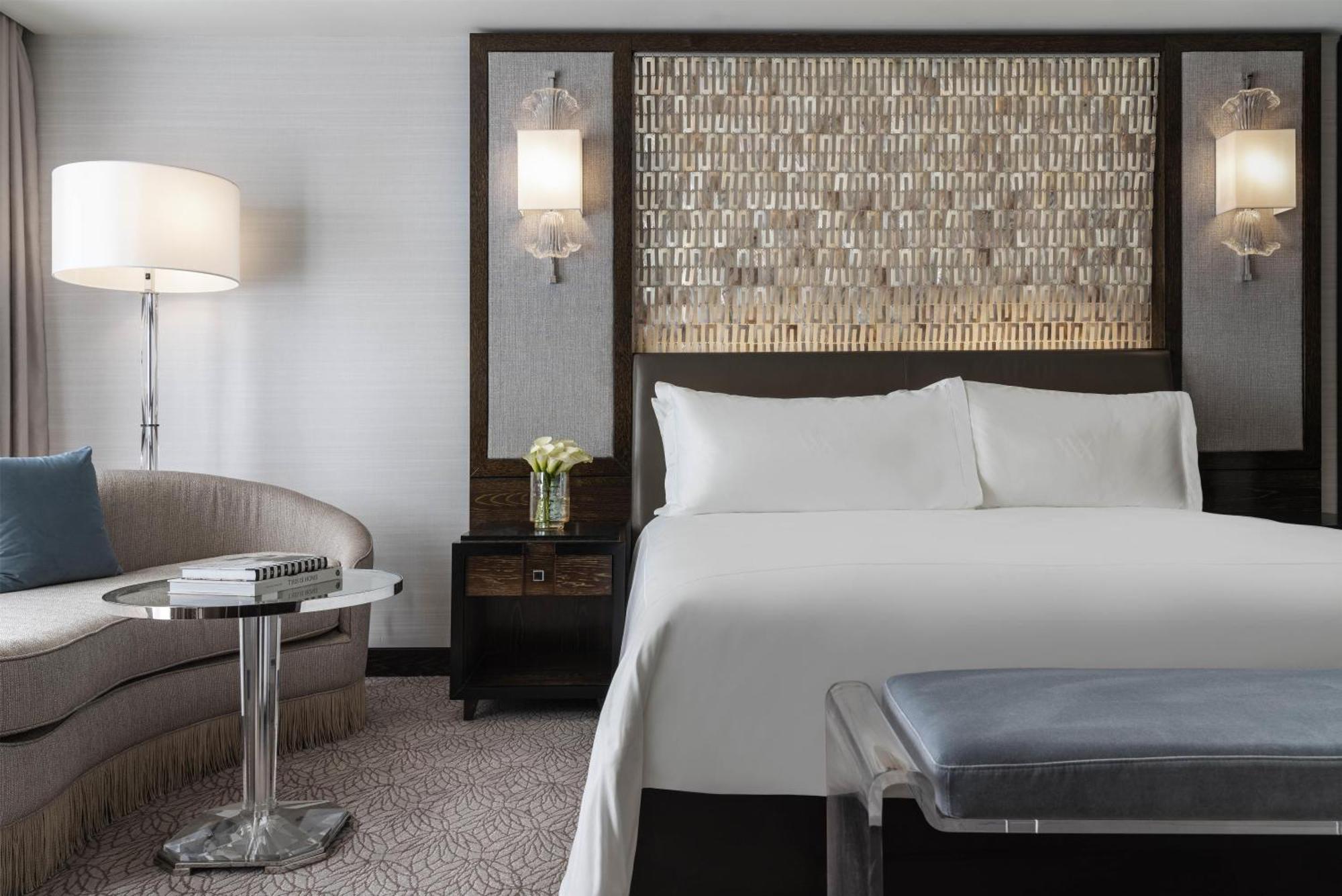 King Room Vegas Strip View,1758308467:JPEG