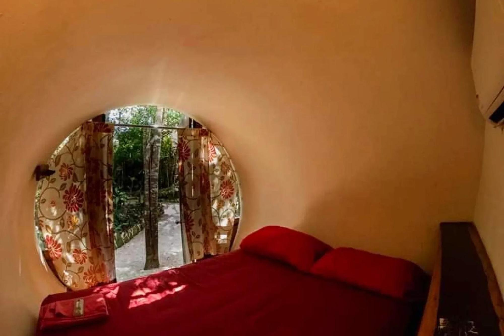 Tube Double Room