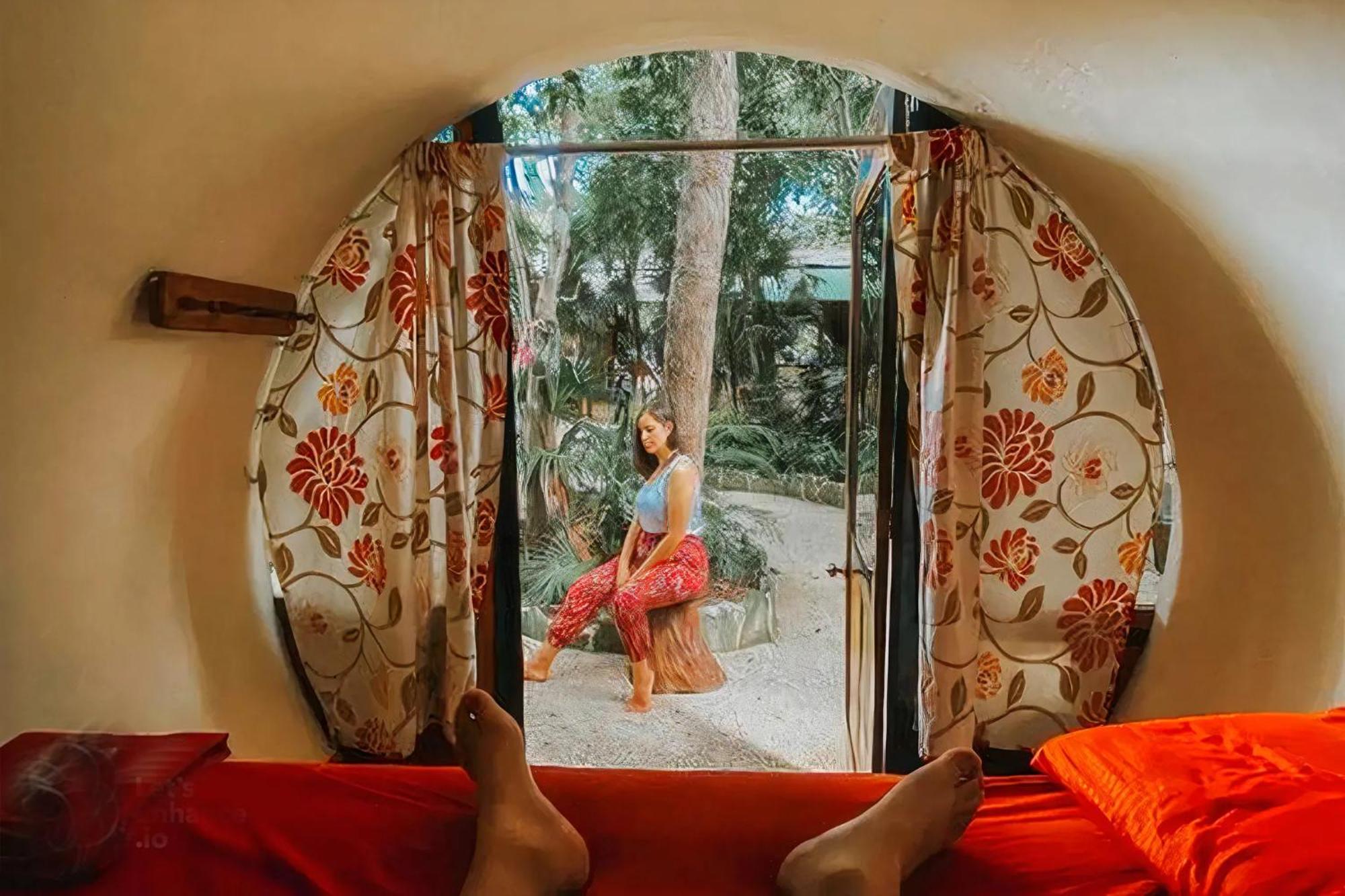 Tube Double Room