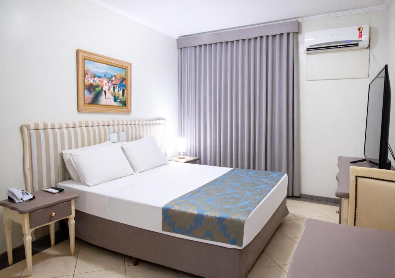 Executive Suite,1758532127:JPEG
