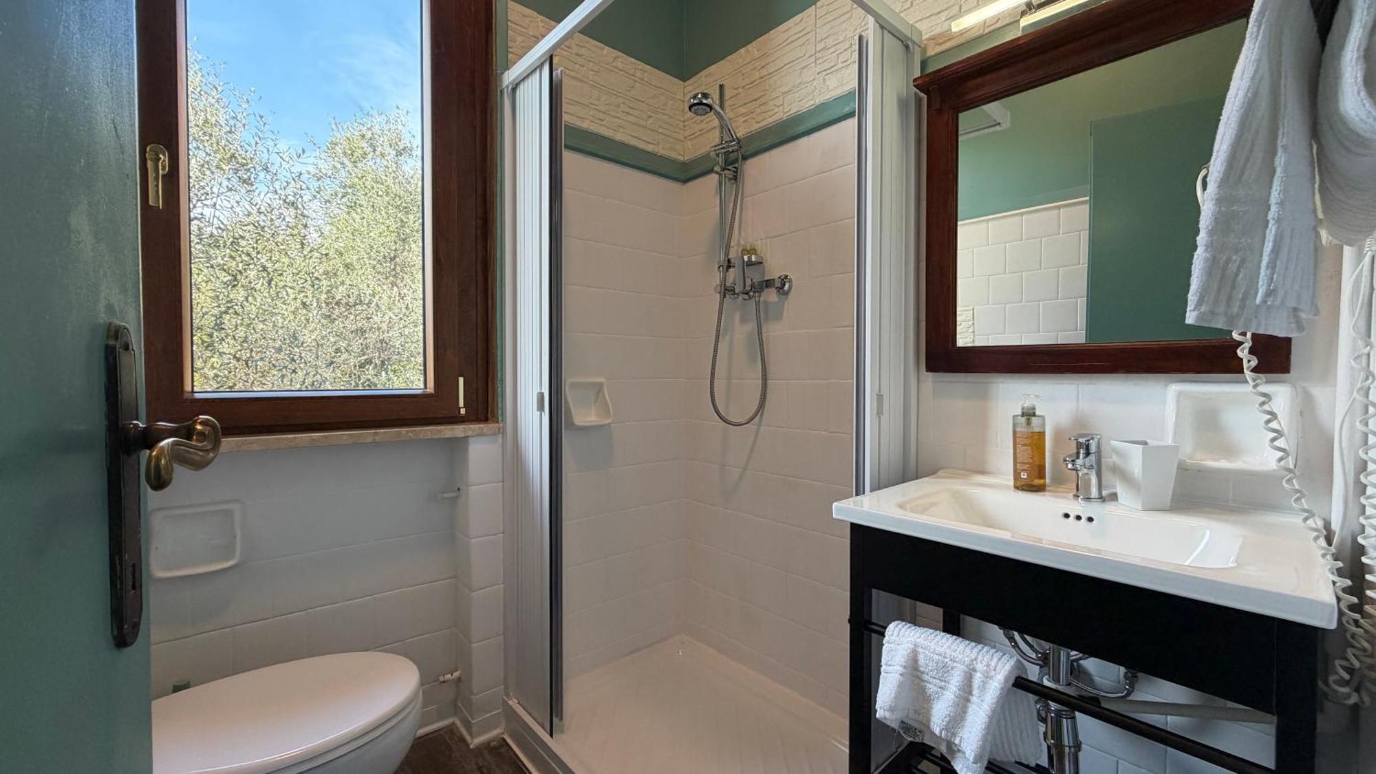 Double Room,1758552977:JPEG