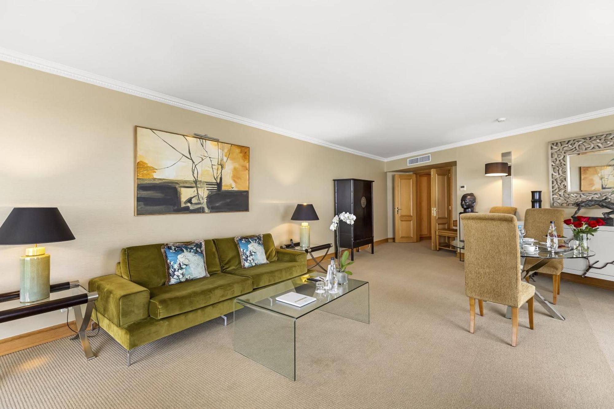 Deluxe Suite