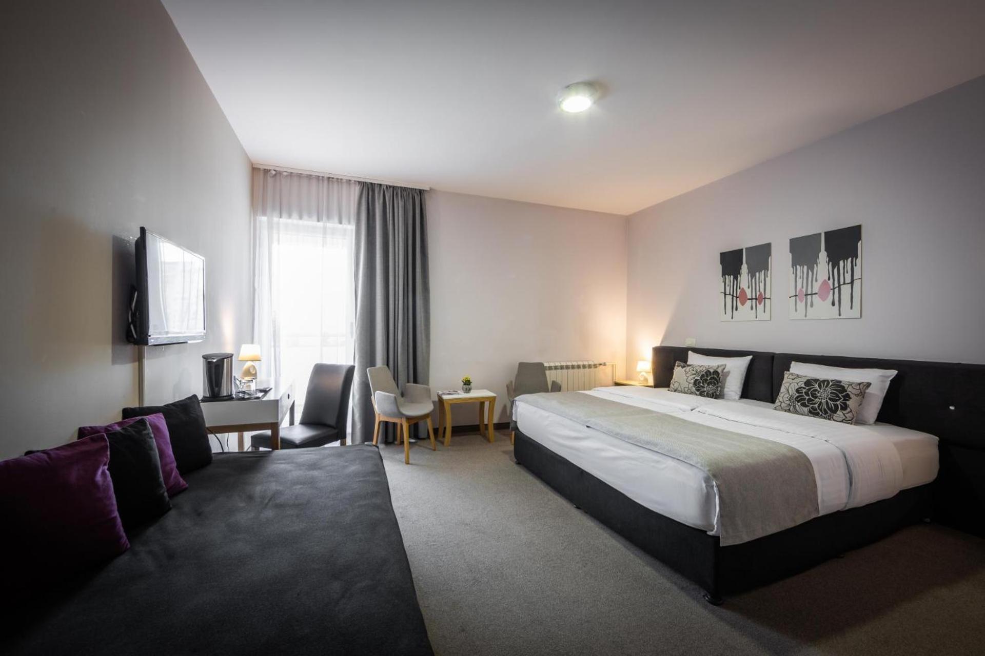 Quarto Superior com Cama de Casal ou 2 de Solteiro
