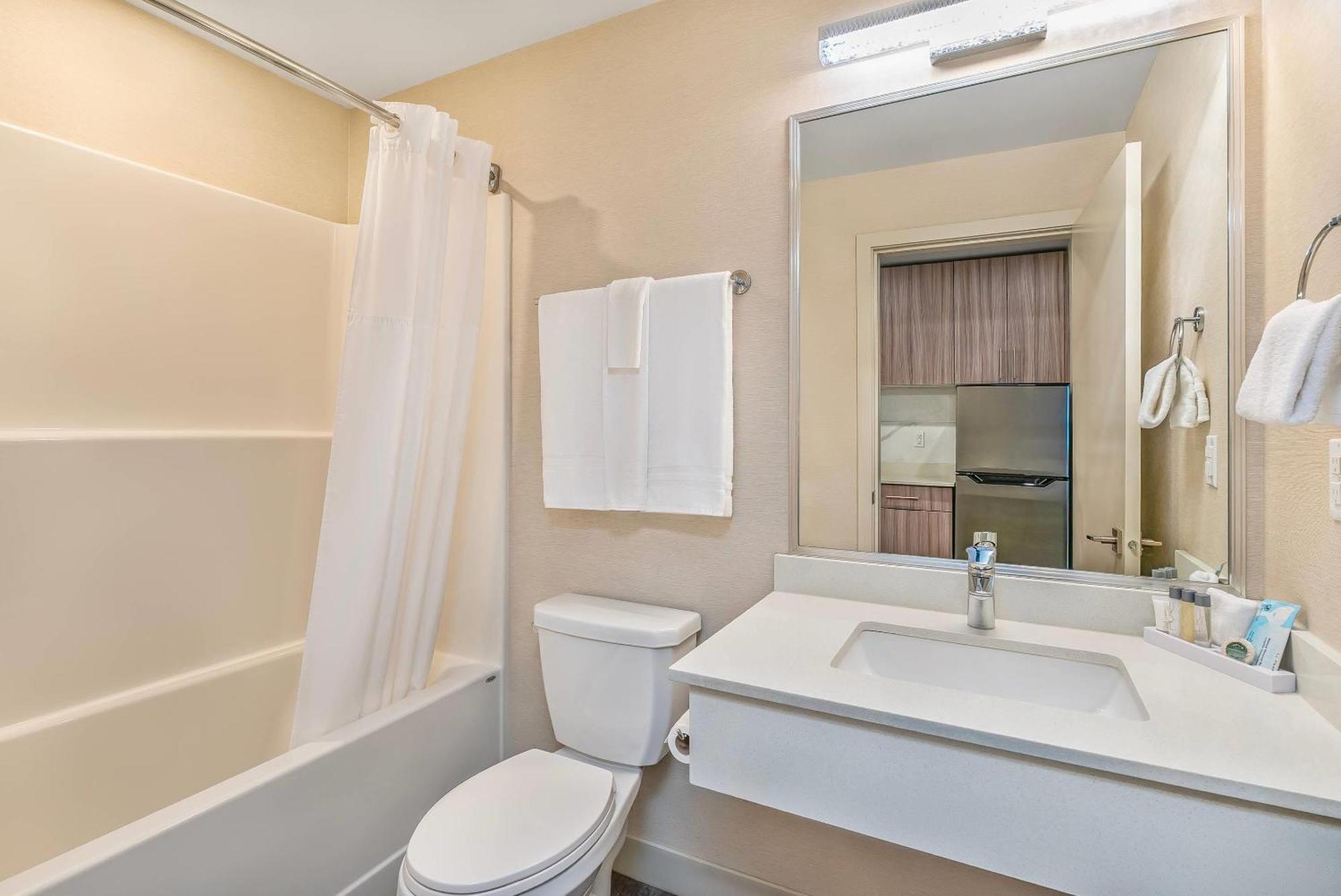 Efficiency Queen Room with Two Queen Beds - Non-Smoking