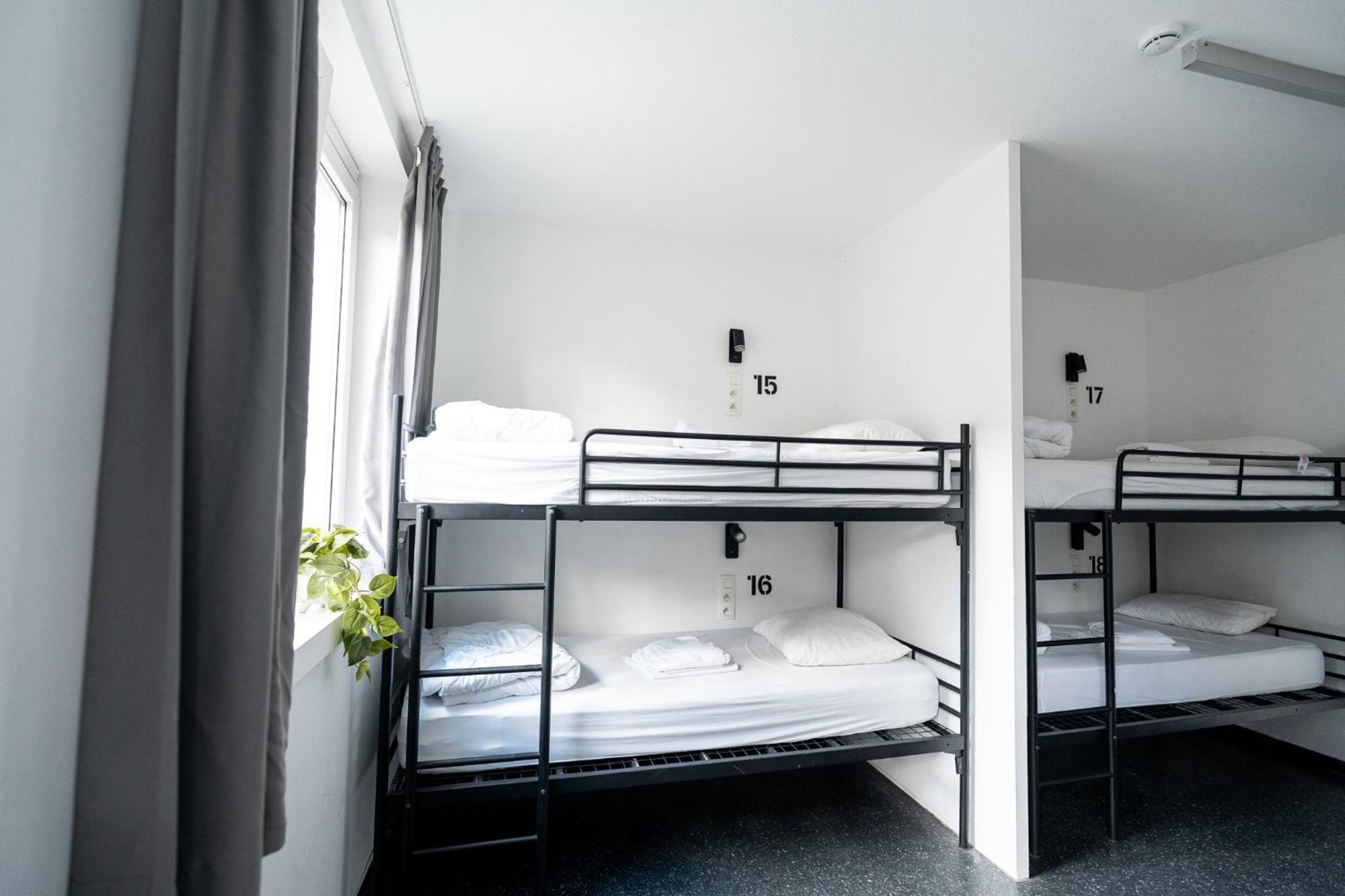 Bed 8-Bed Mixed Dormitory Room
