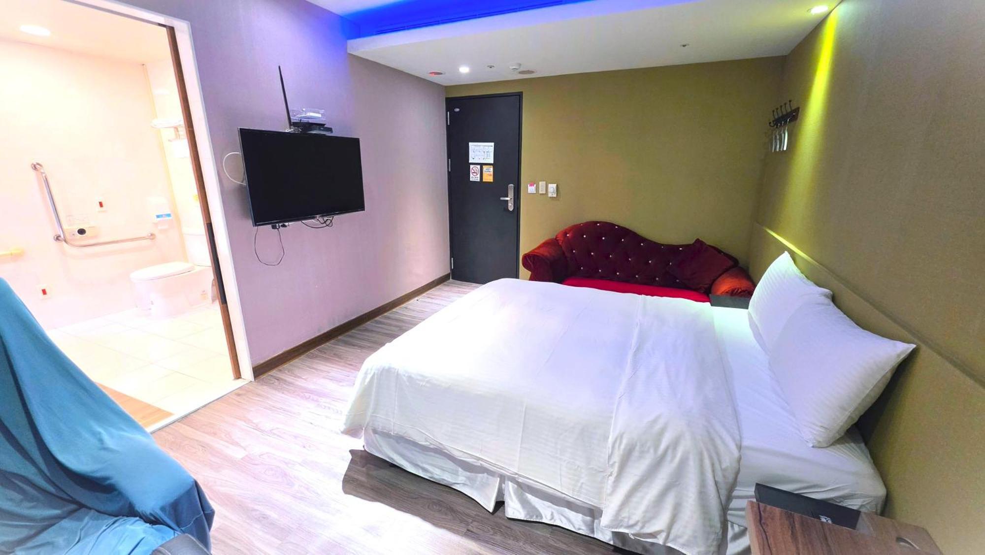 Deluxe Double Room Bath