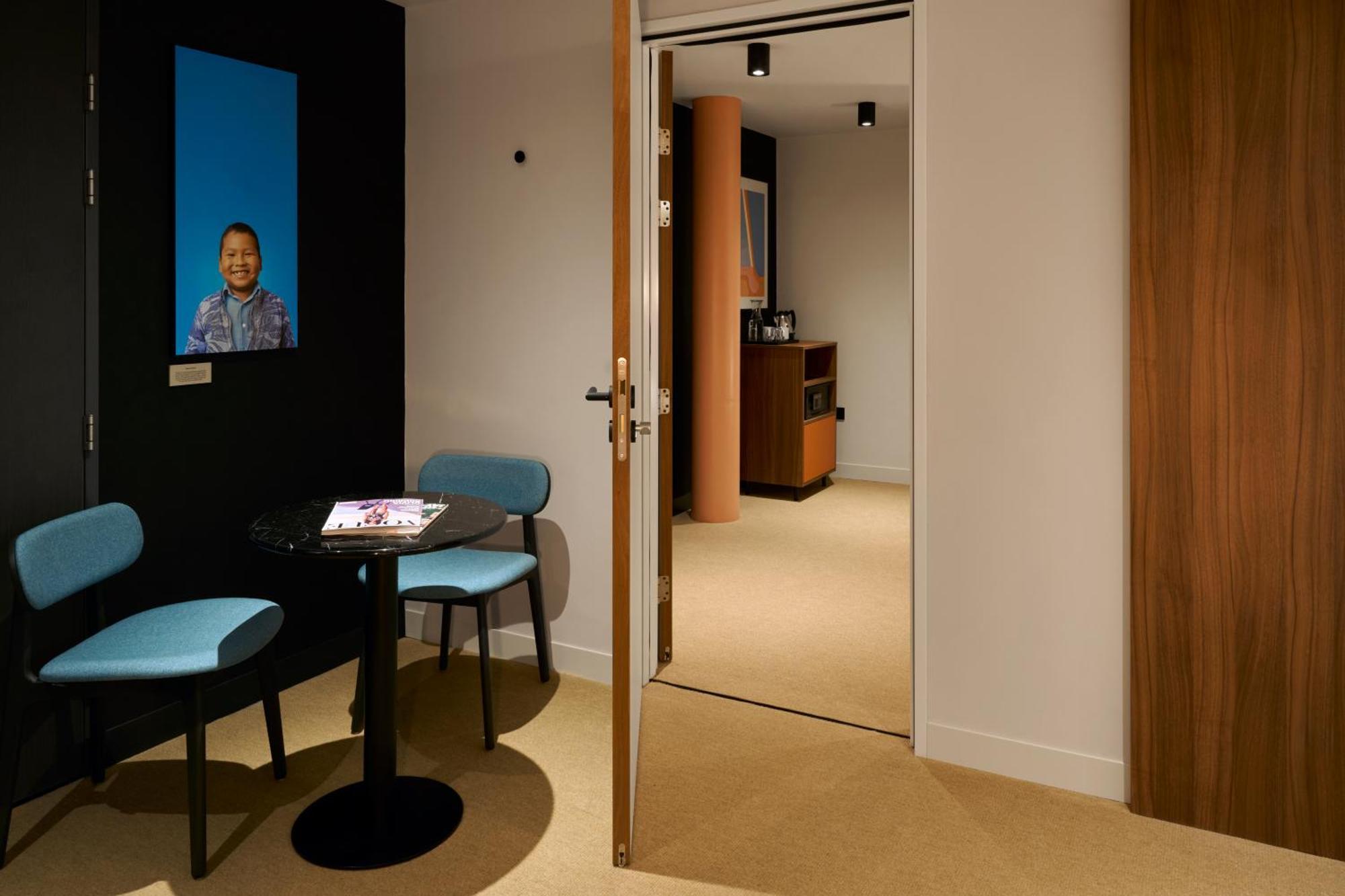 King Room Roll Shower