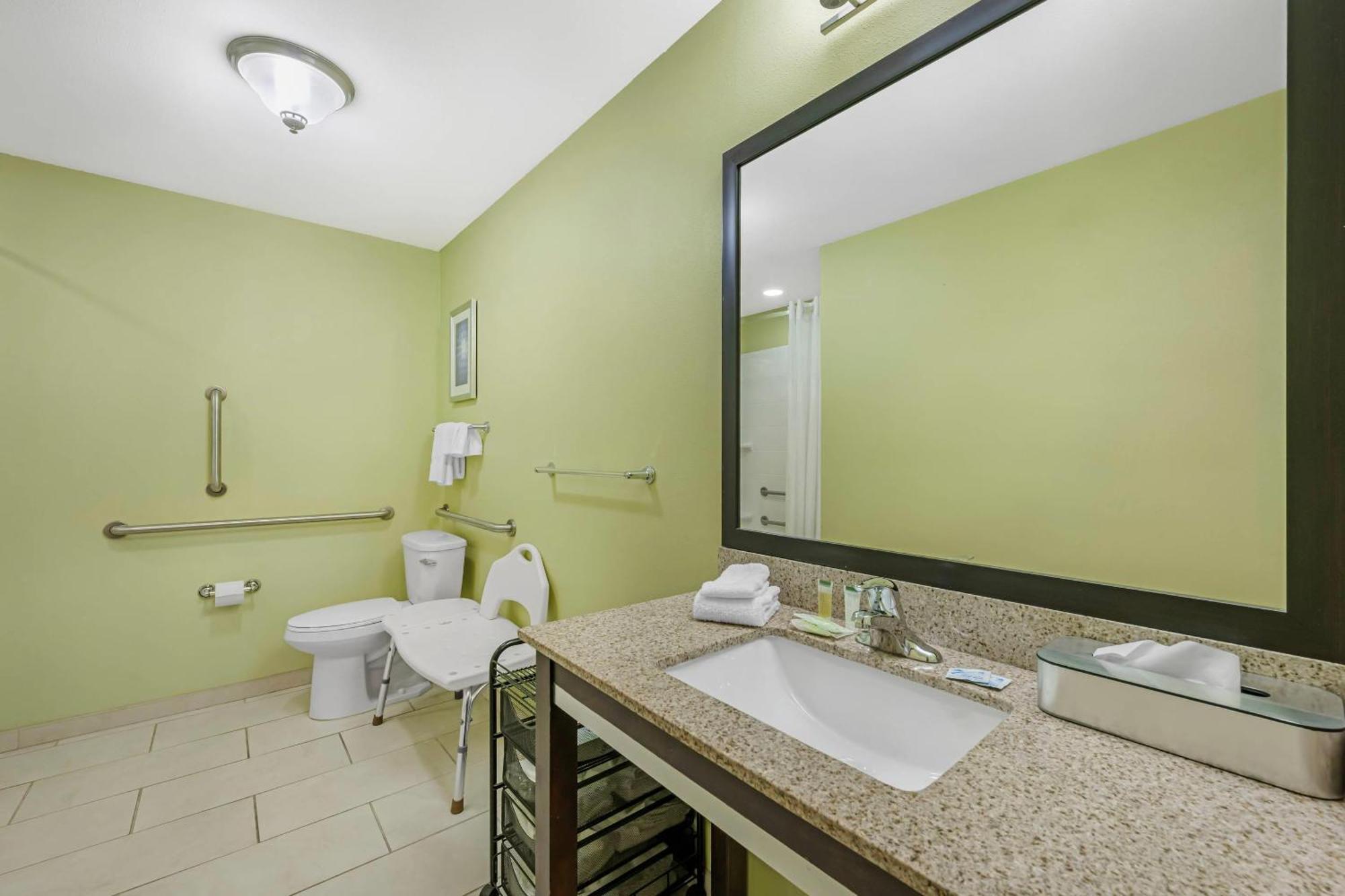 King Room with Roll-In Shower - Non Smoking