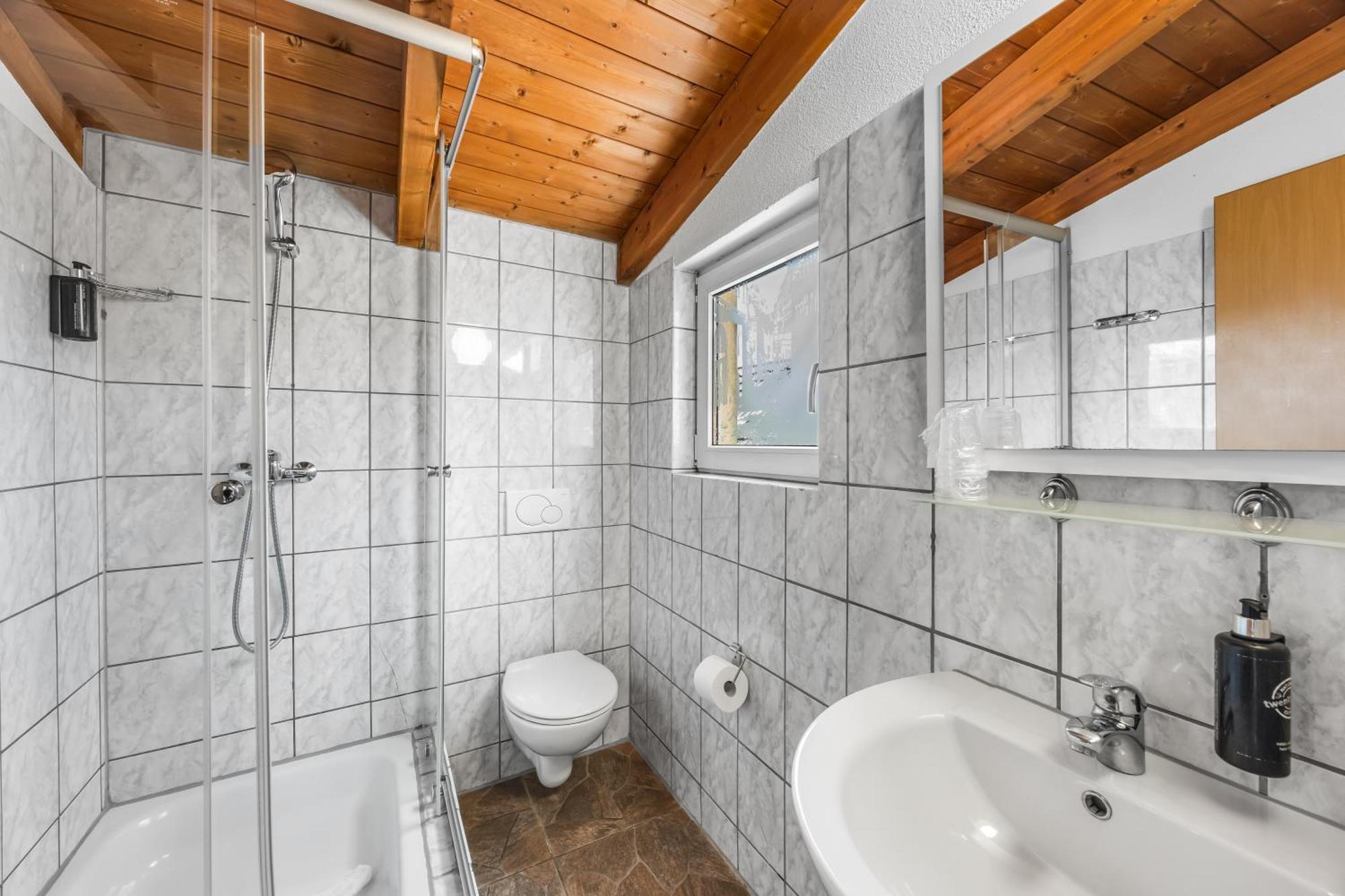 5-Bed Room