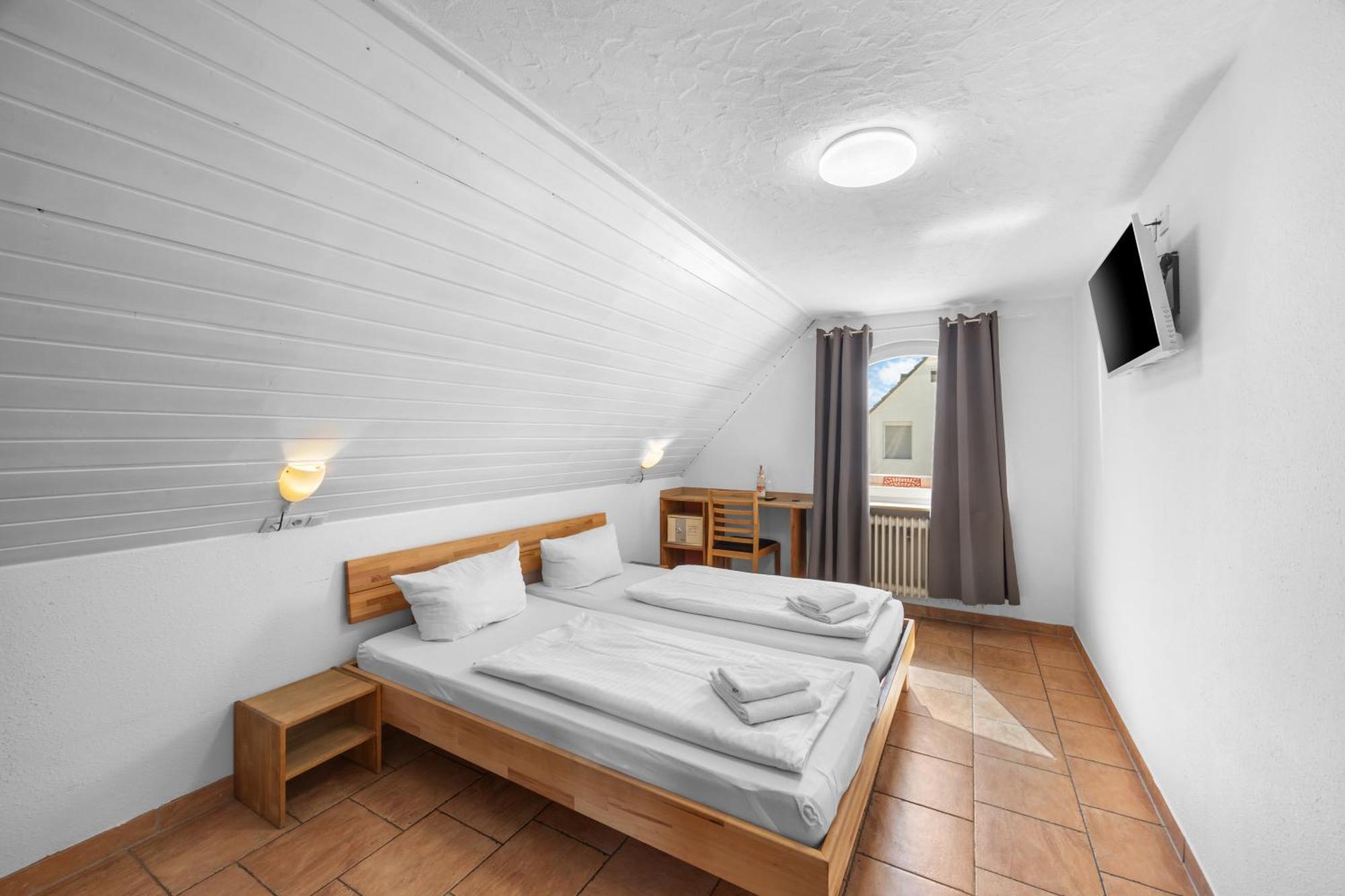 5-Bed Room