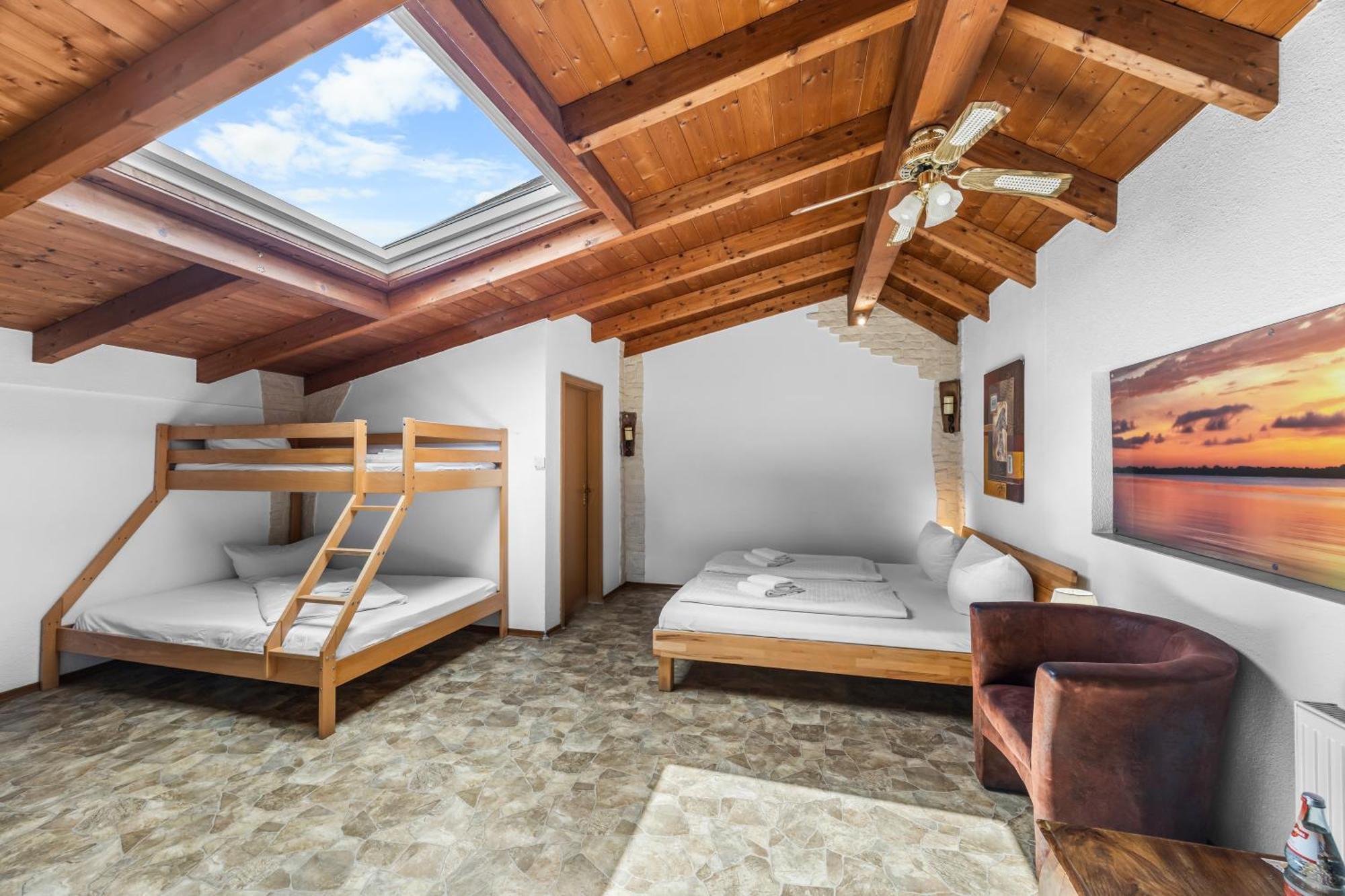 5-Bed Room