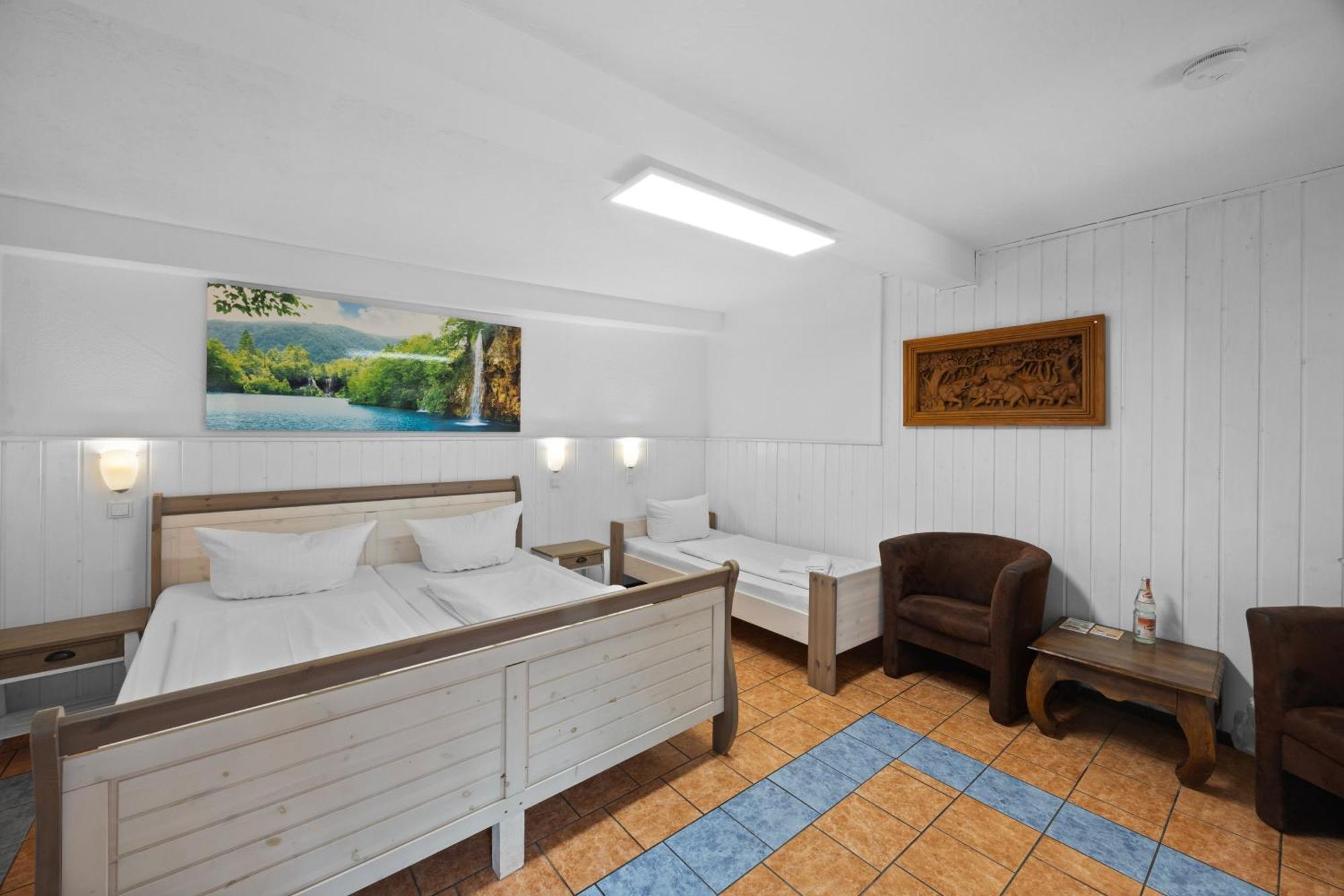 5-Bed Room