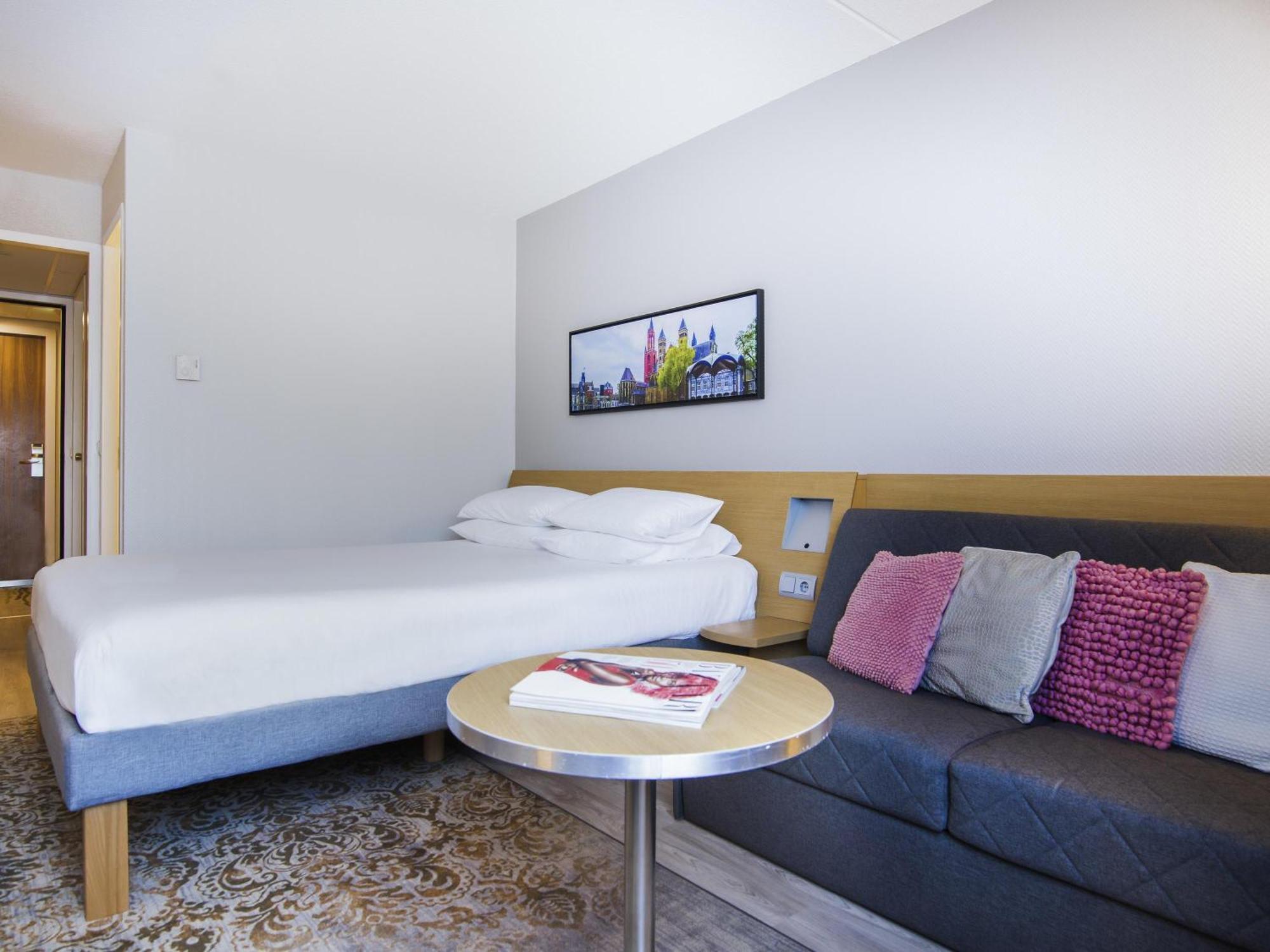 Superior Double Room Sofa