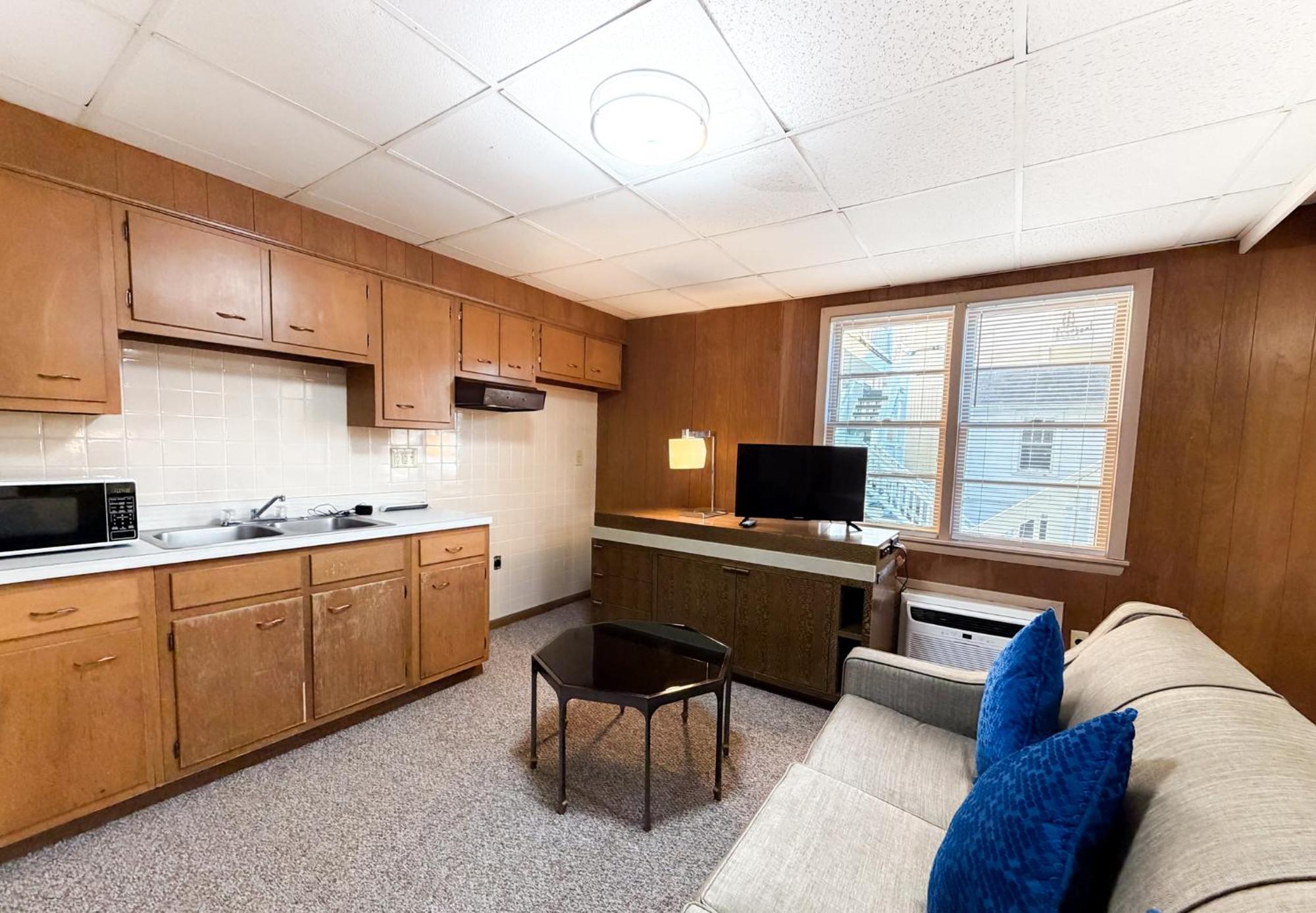 Deluxe Family Room