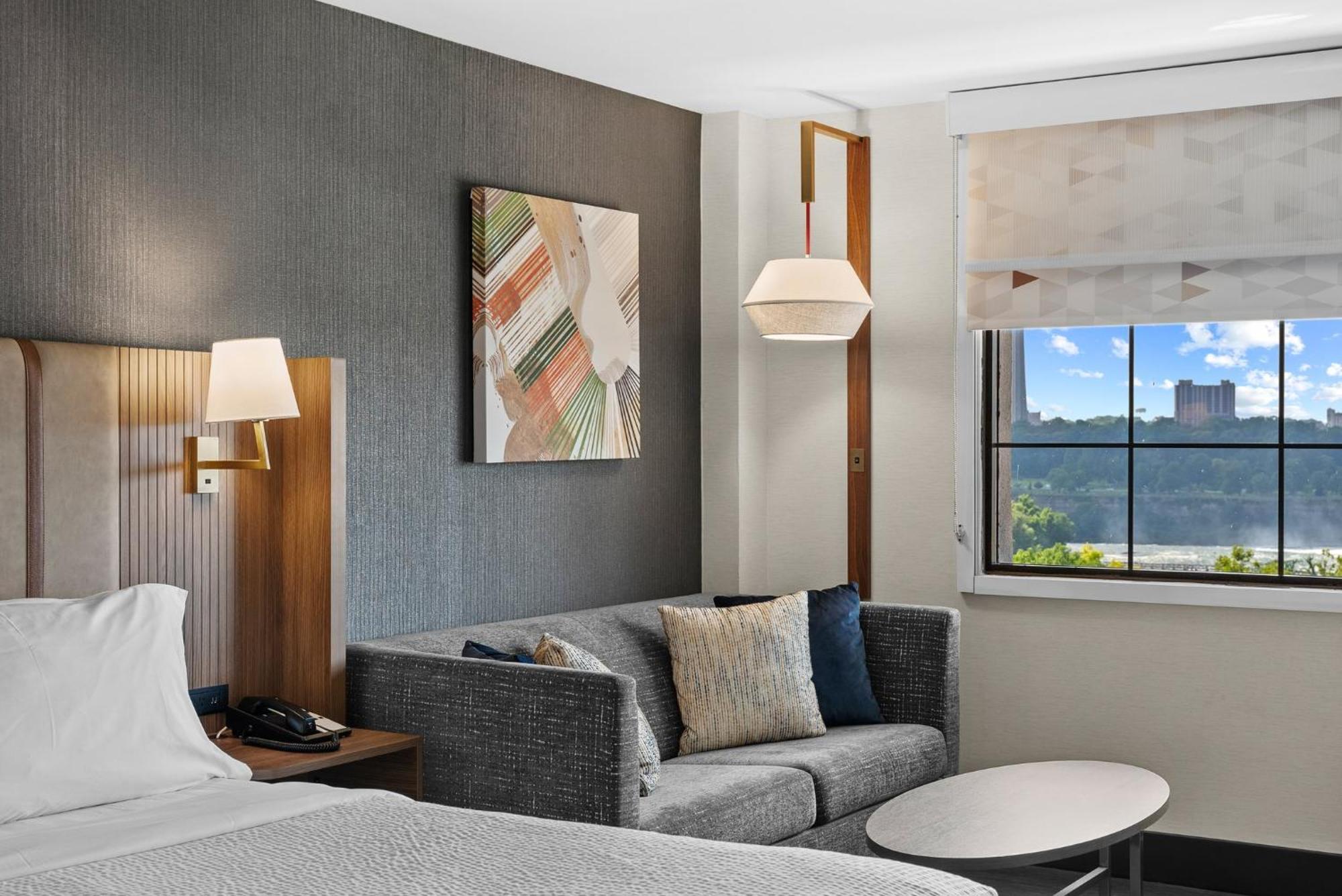 Premium King Canadian Skyline View
