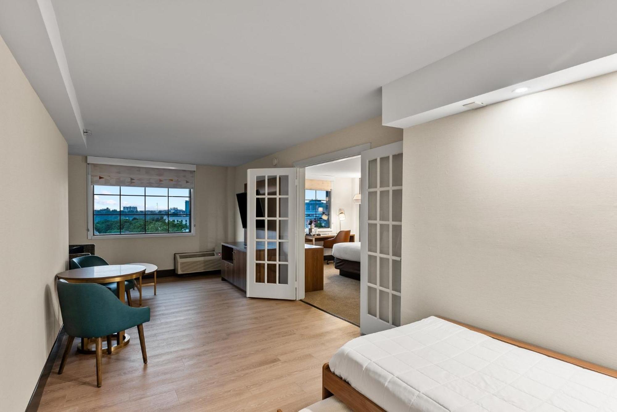 Standard King Suite