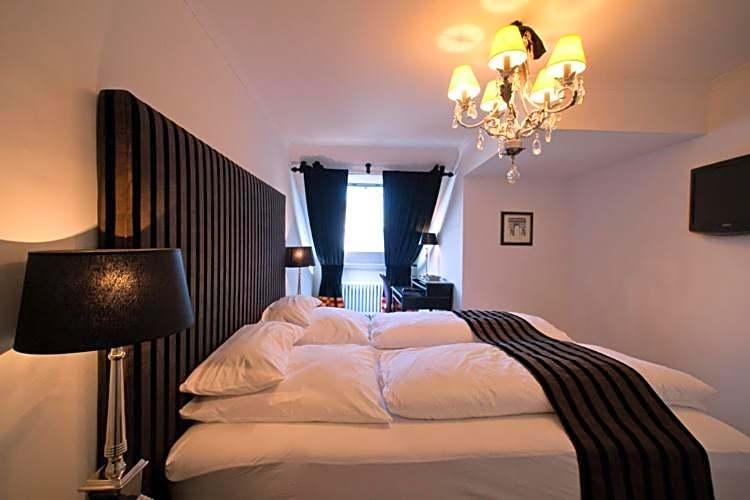 Large Double or Twin Room