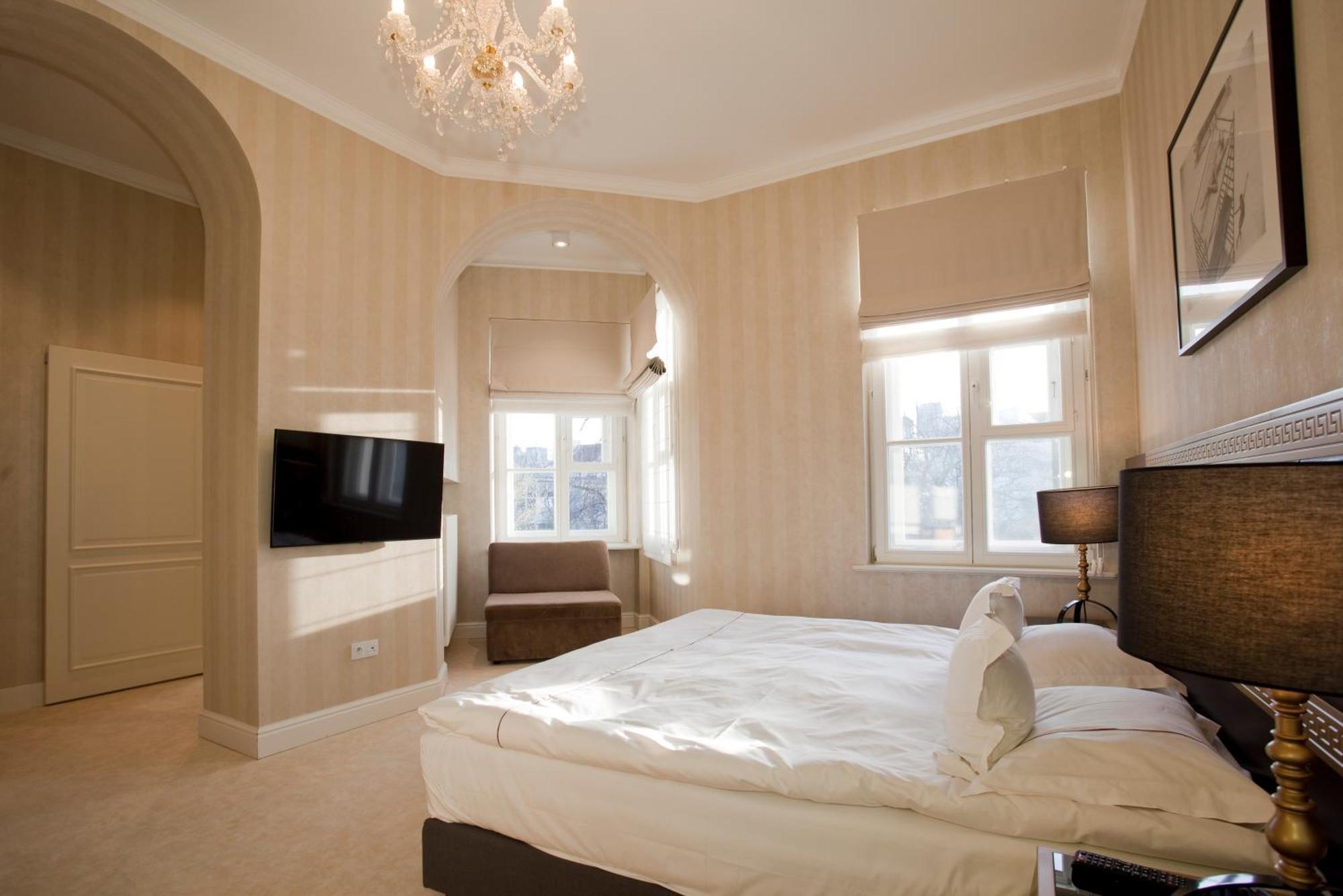 Deluxe Double or Twin Room Garden View