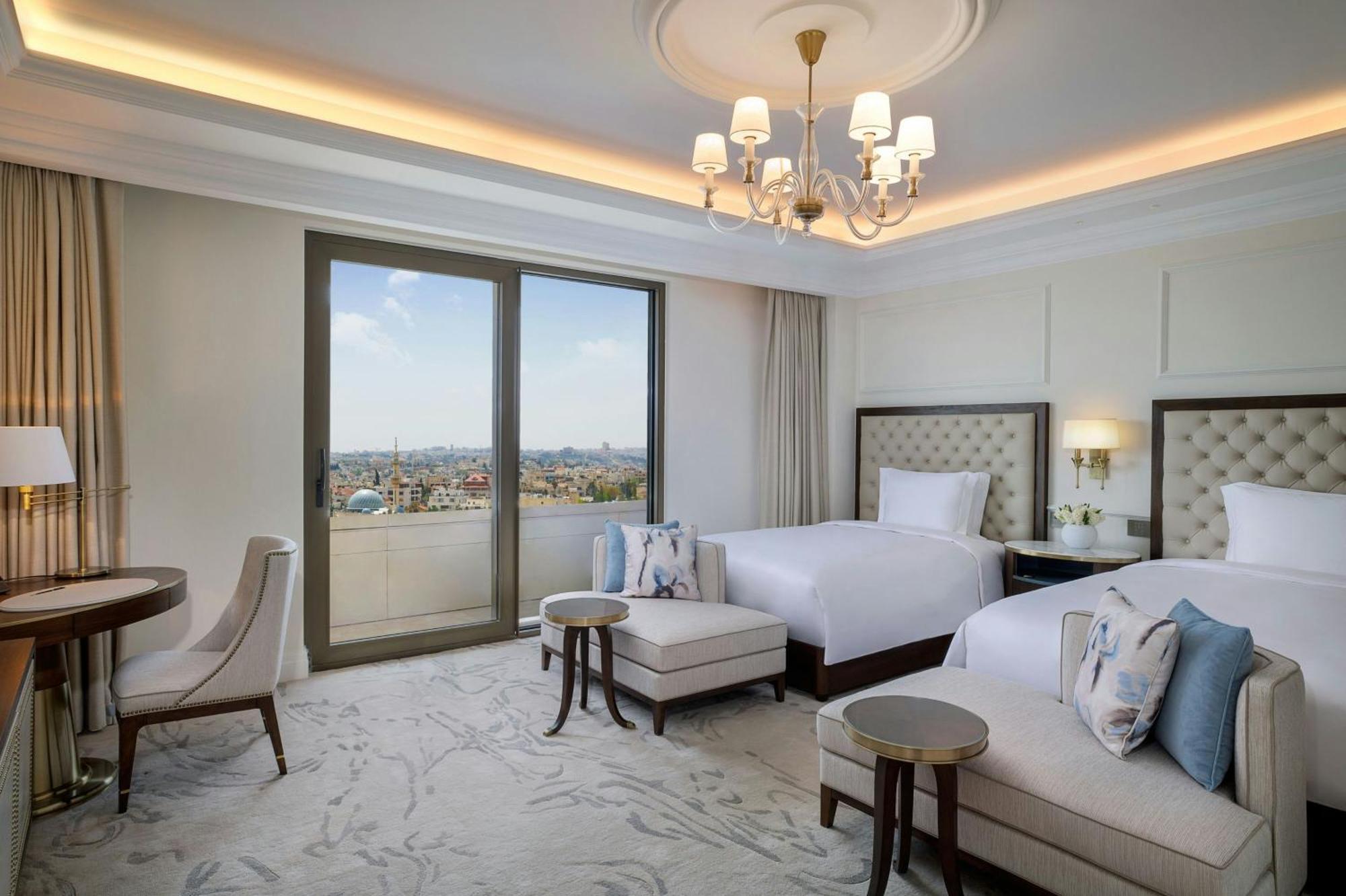 Premier Deluxe Guest room 2 Queen City view