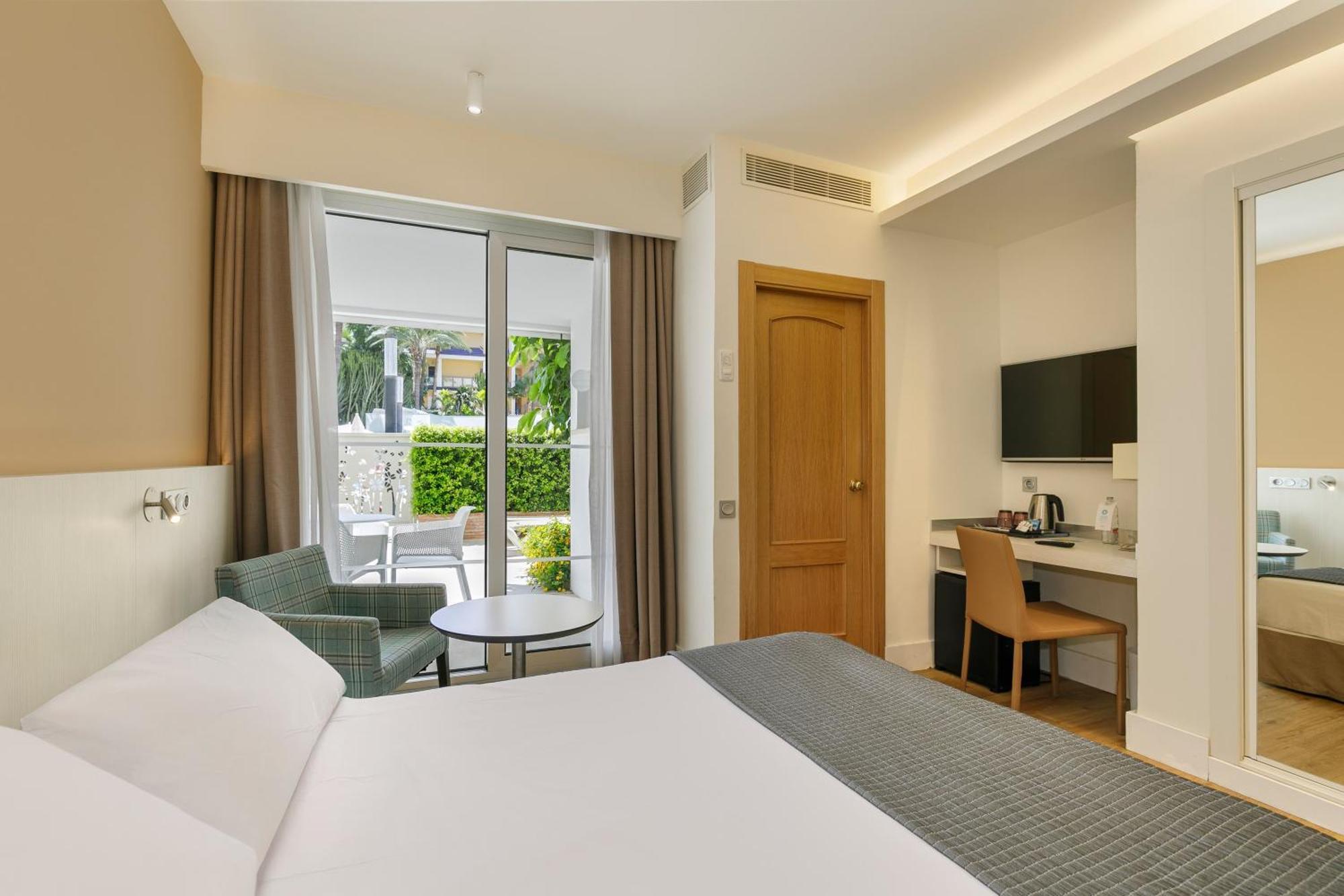 Superior Room Pool Access