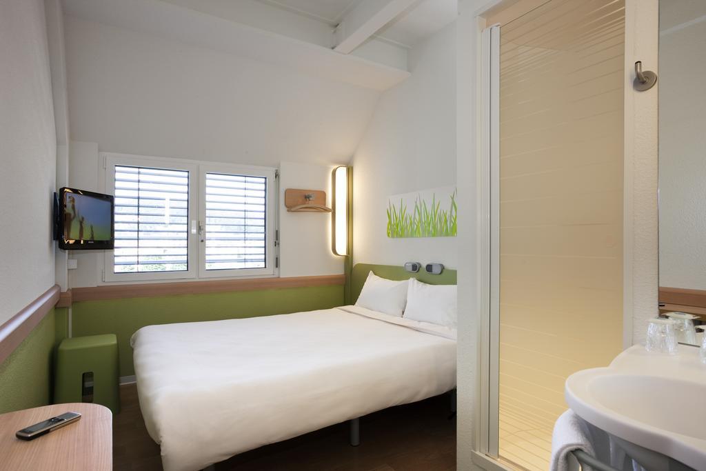 Standard Double Room - Disability Access,213503897:JPEG