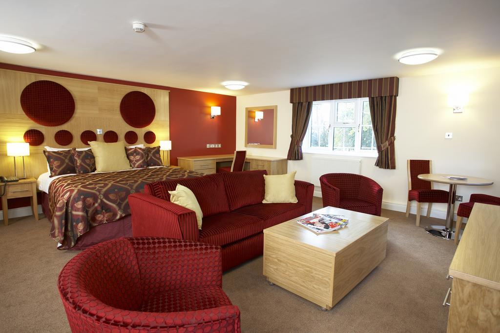 Luxurious King Suite Non-Smoking