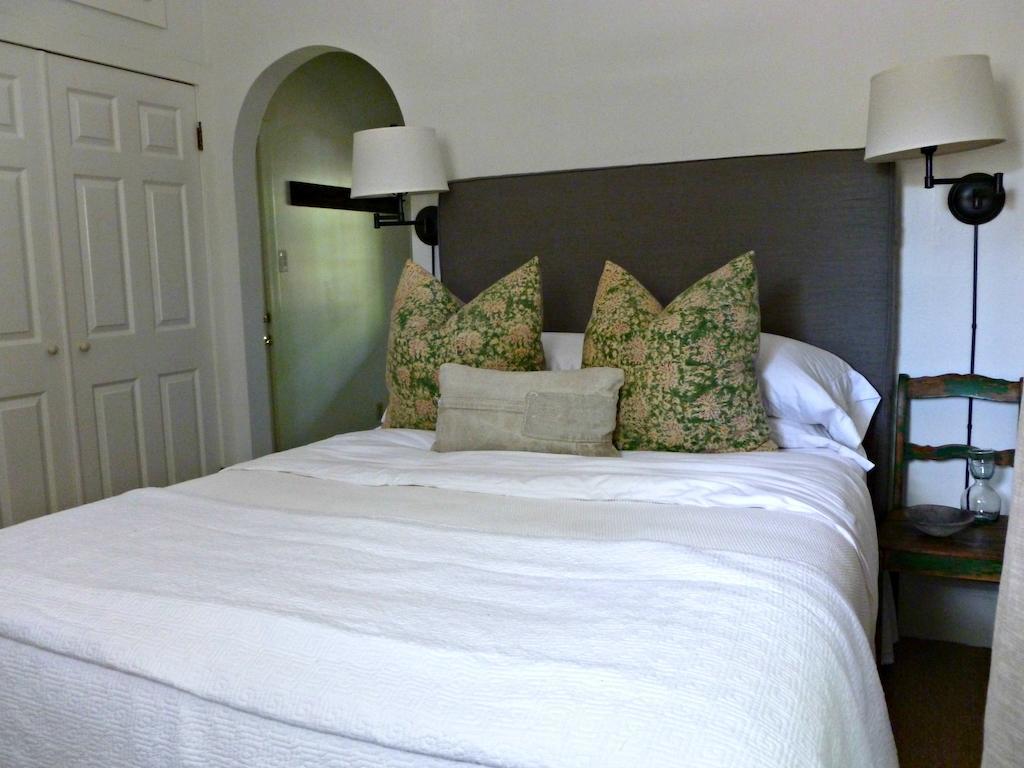 Queen Suite with Spa Bath