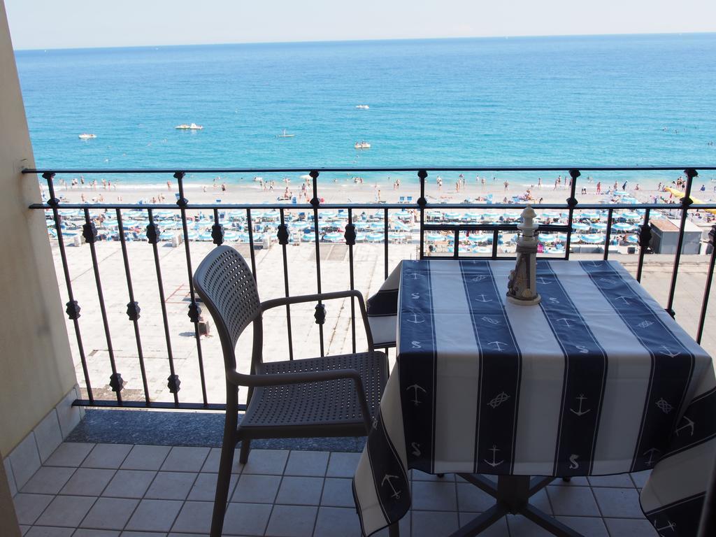 Studio Balcony Sea View