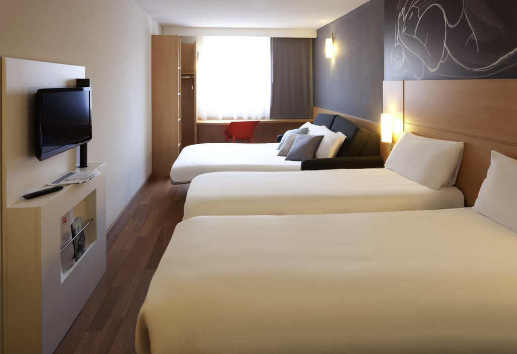 Familien-Zweibettzimmer mit Schlafsofa