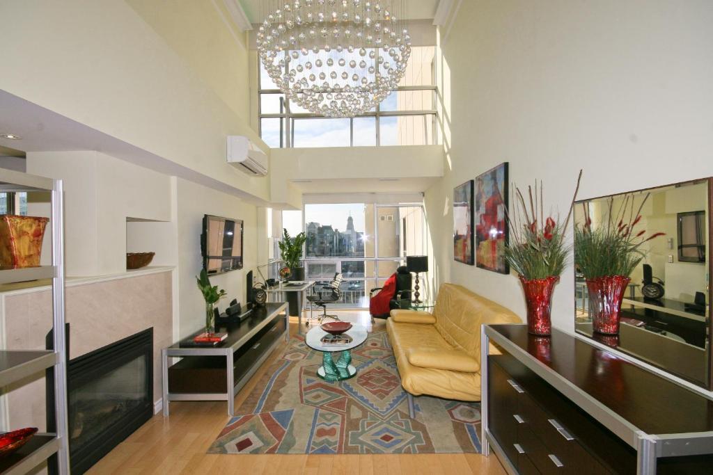 Deluxe Penthouse Suite,25381350:JPEG