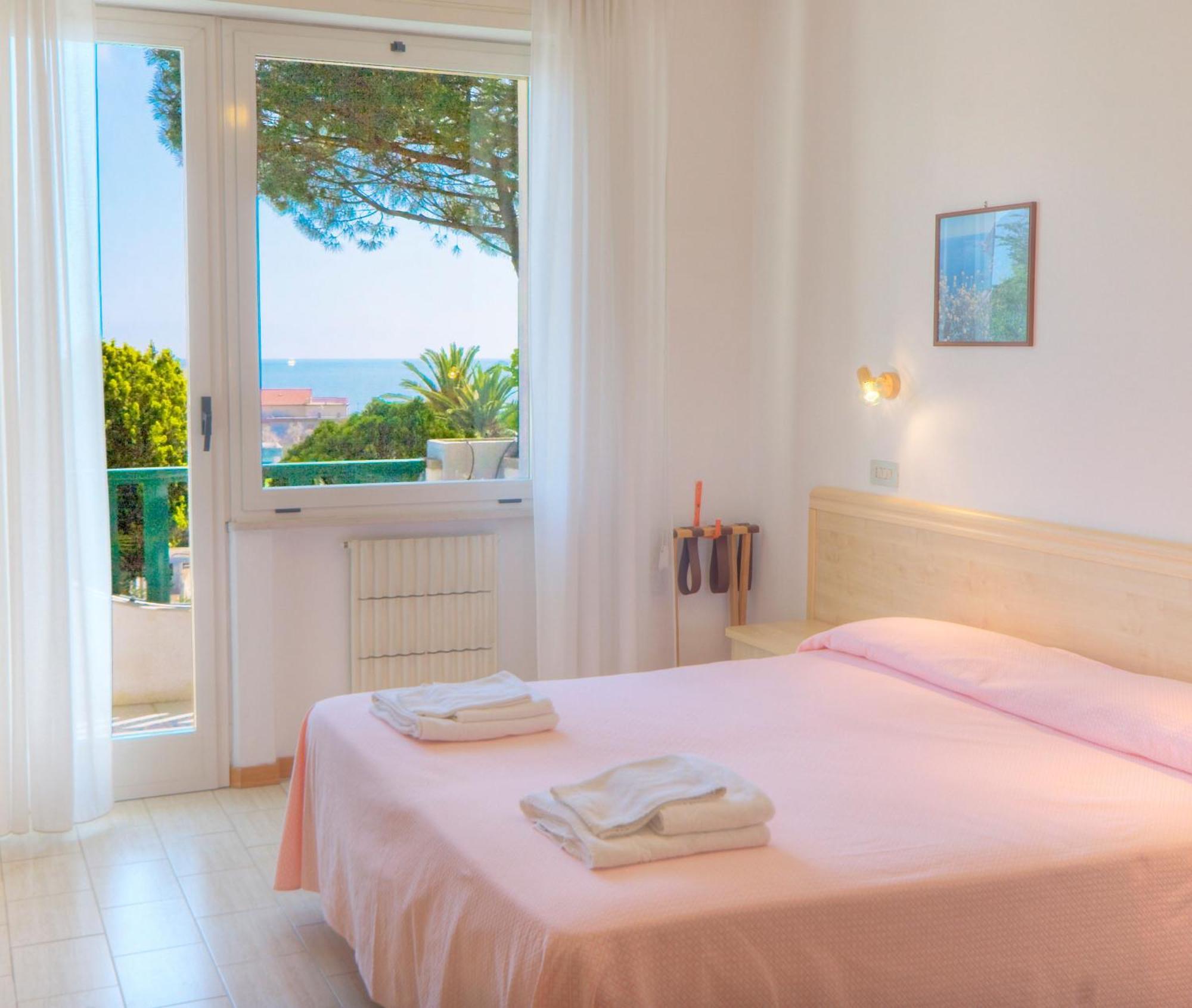 Classic Double Room Balcony,1580180363:JPEG