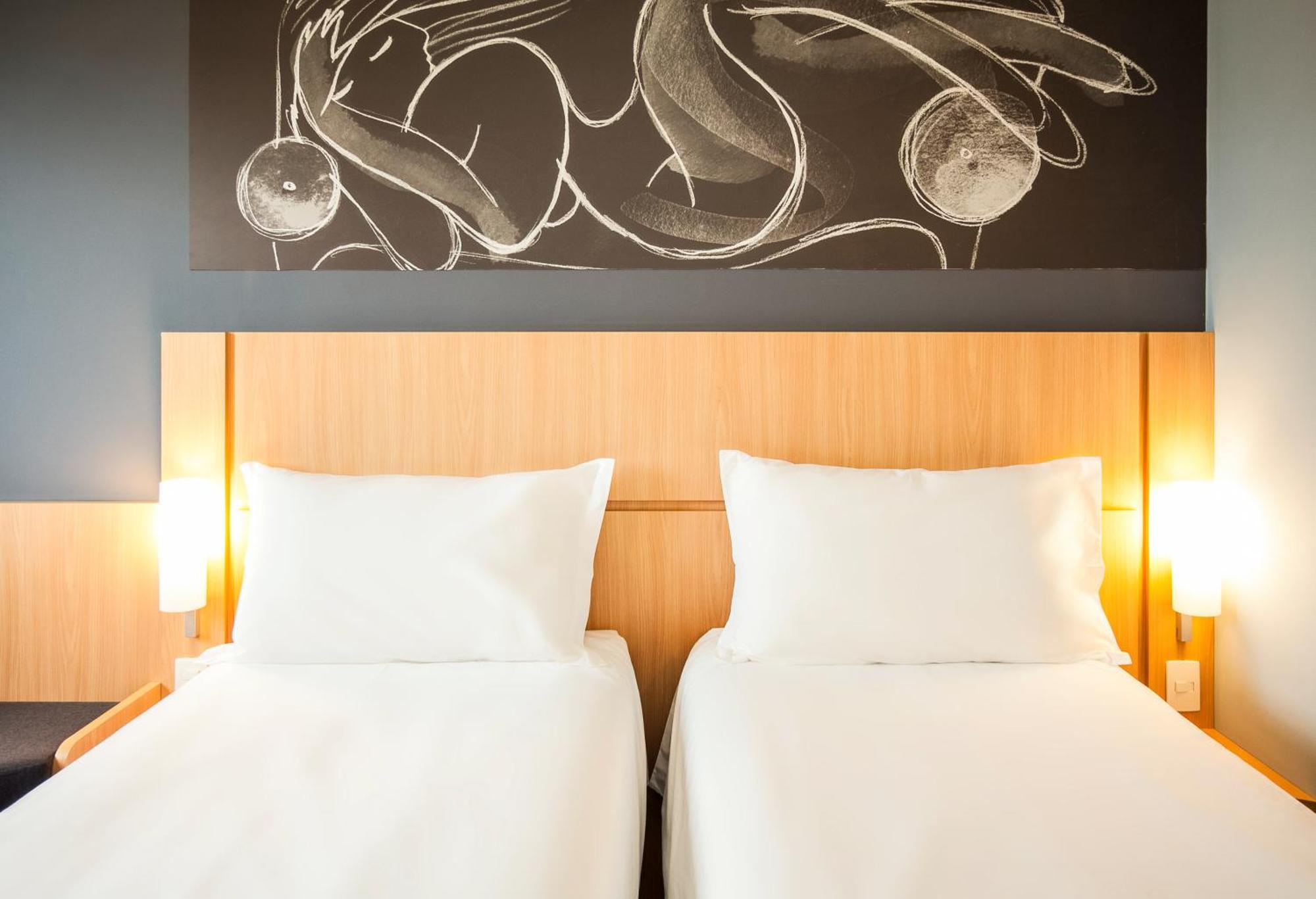Standard Room with 2 Single Beds
