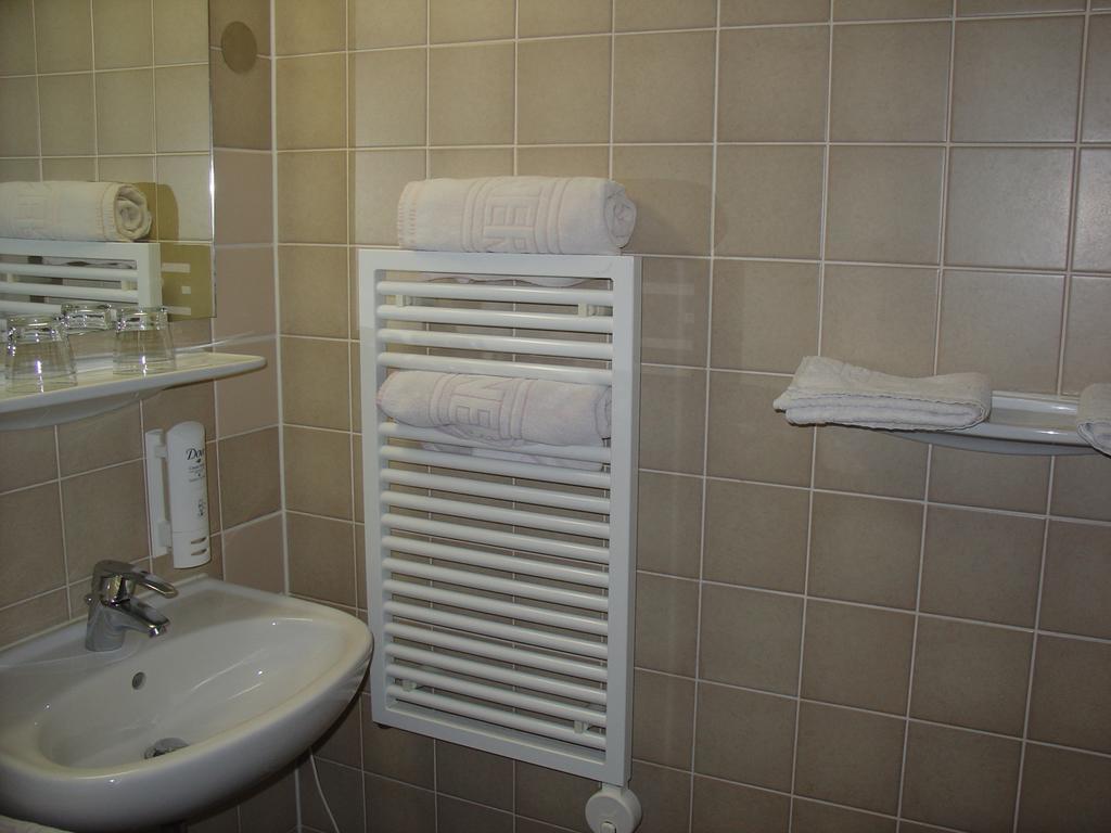 Single Room with Bathroom,507096534:JPEG