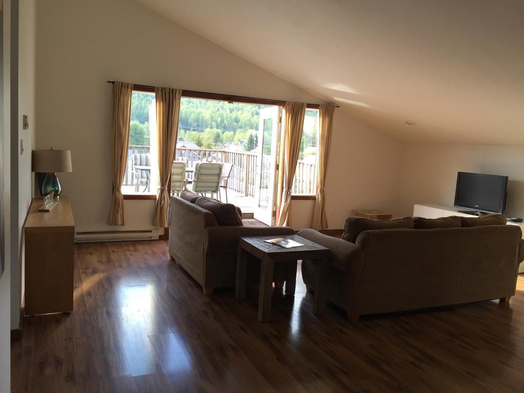 Three-Bedroom Apartment No Pets Allowed