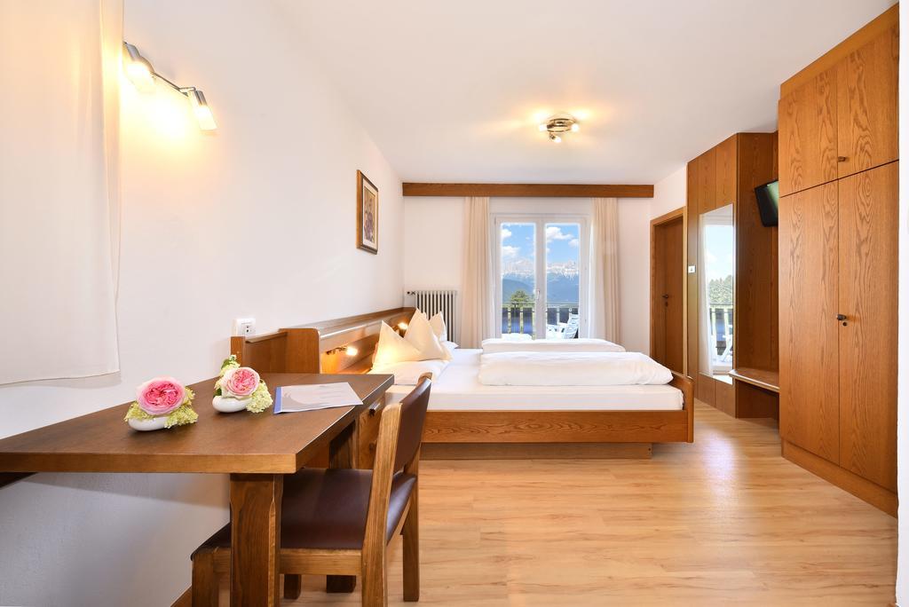 Double Room with Balcony and Mountain View,969091459:JPEG