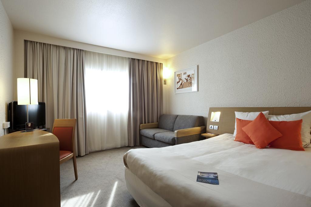 Comfort Familiekamer met Tweepersoonsbed en Slaapbank voor 2 Personen