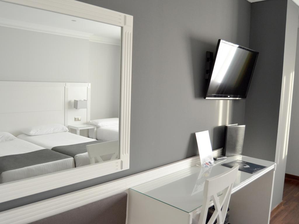 Triple Room,370818856:JPEG