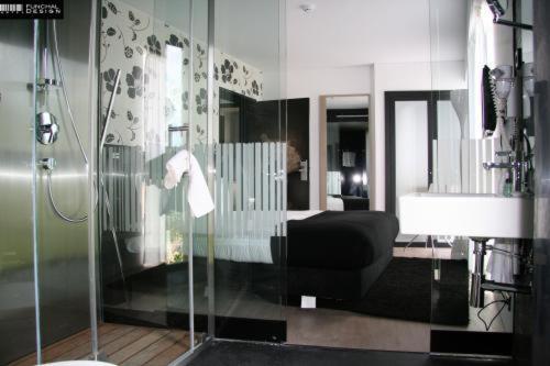 One-Bedroom Apartment,1437815296:JPEG