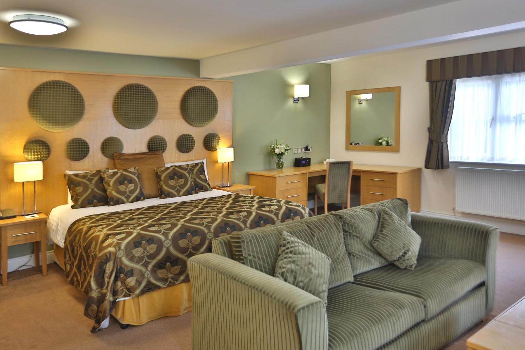 Luxurious King Suite Non-Smoking