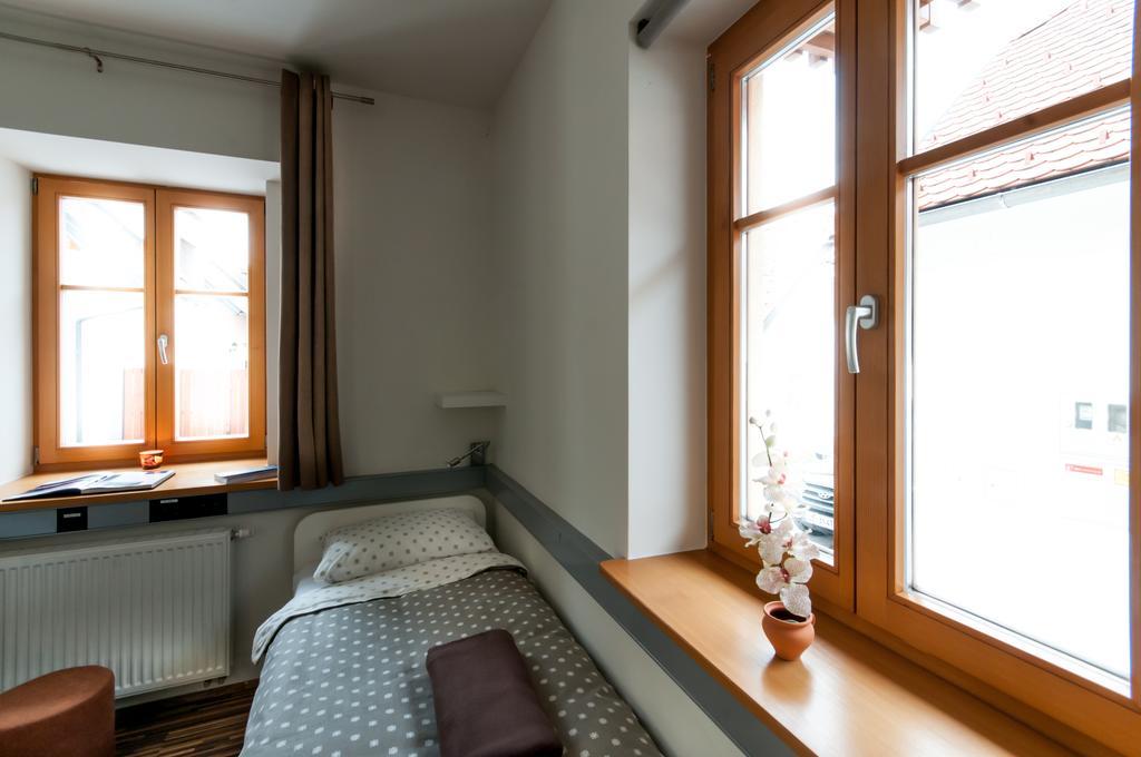 Standard Twin Room with Shared Bathroom,379639255:JPEG